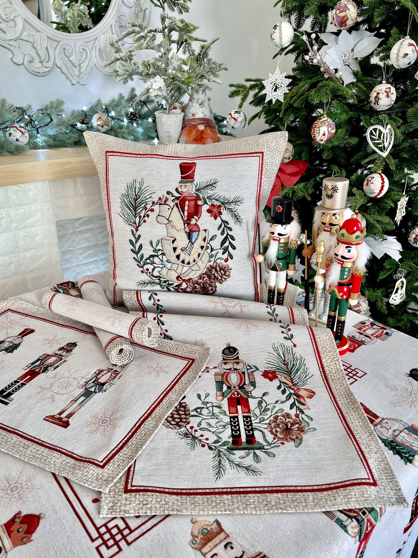 Christmas tapestry cushion cover «Nutcracker» With microfibre & silver lurex