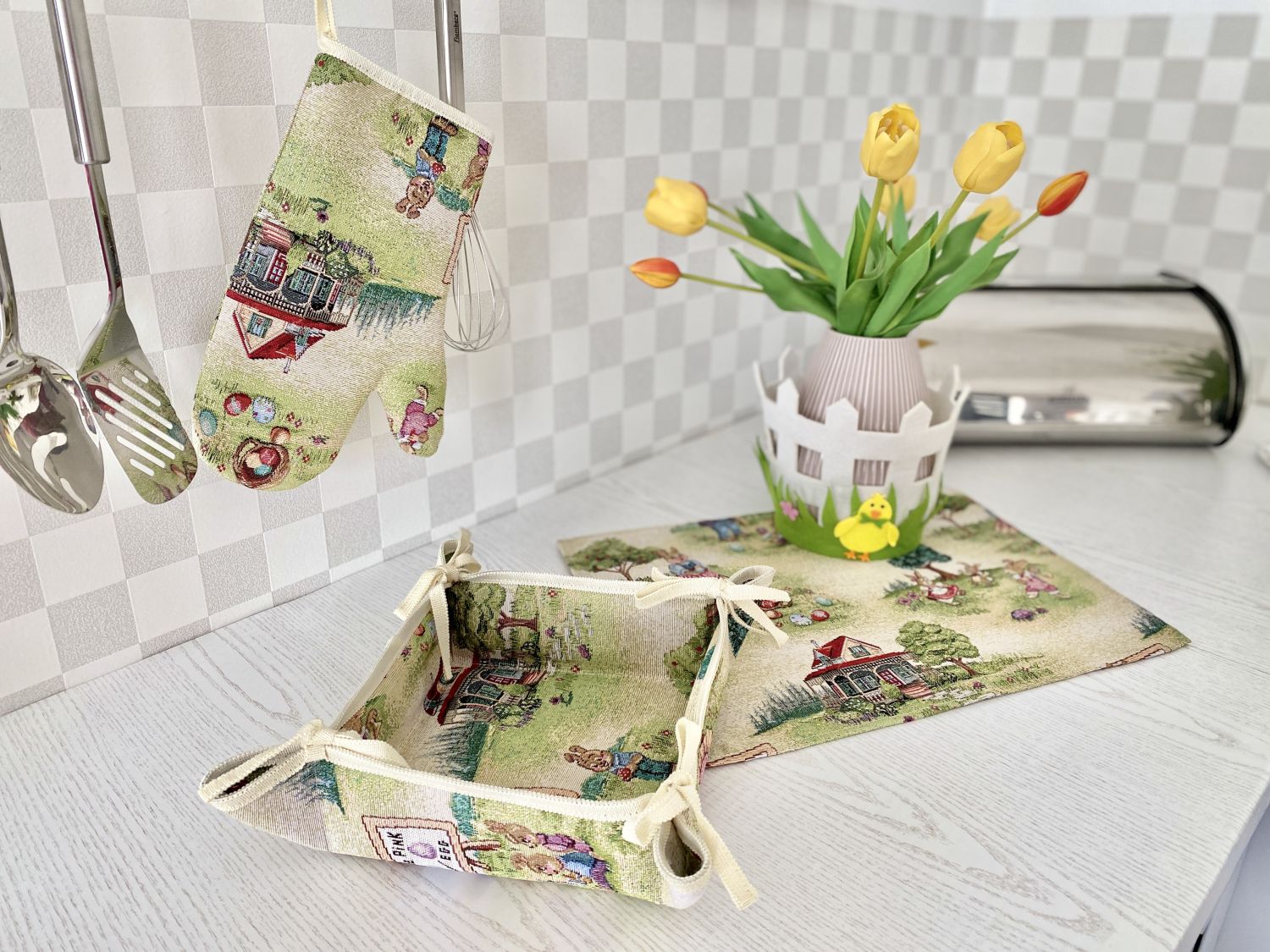Easter tapestry Bread Basket «Easter fun» Limaso Textile