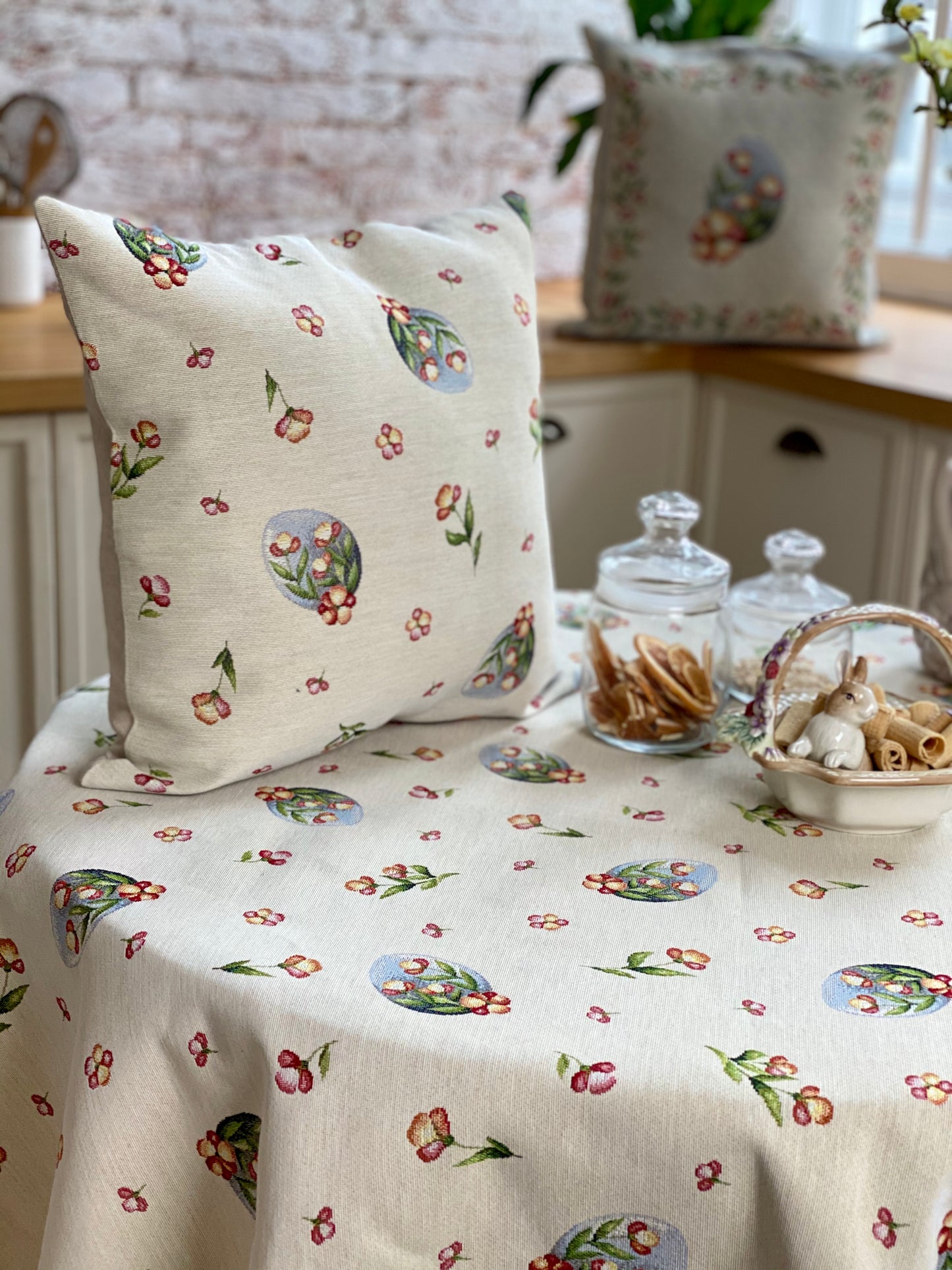 Round Easter tapestry tablecloth «Spring Easter»