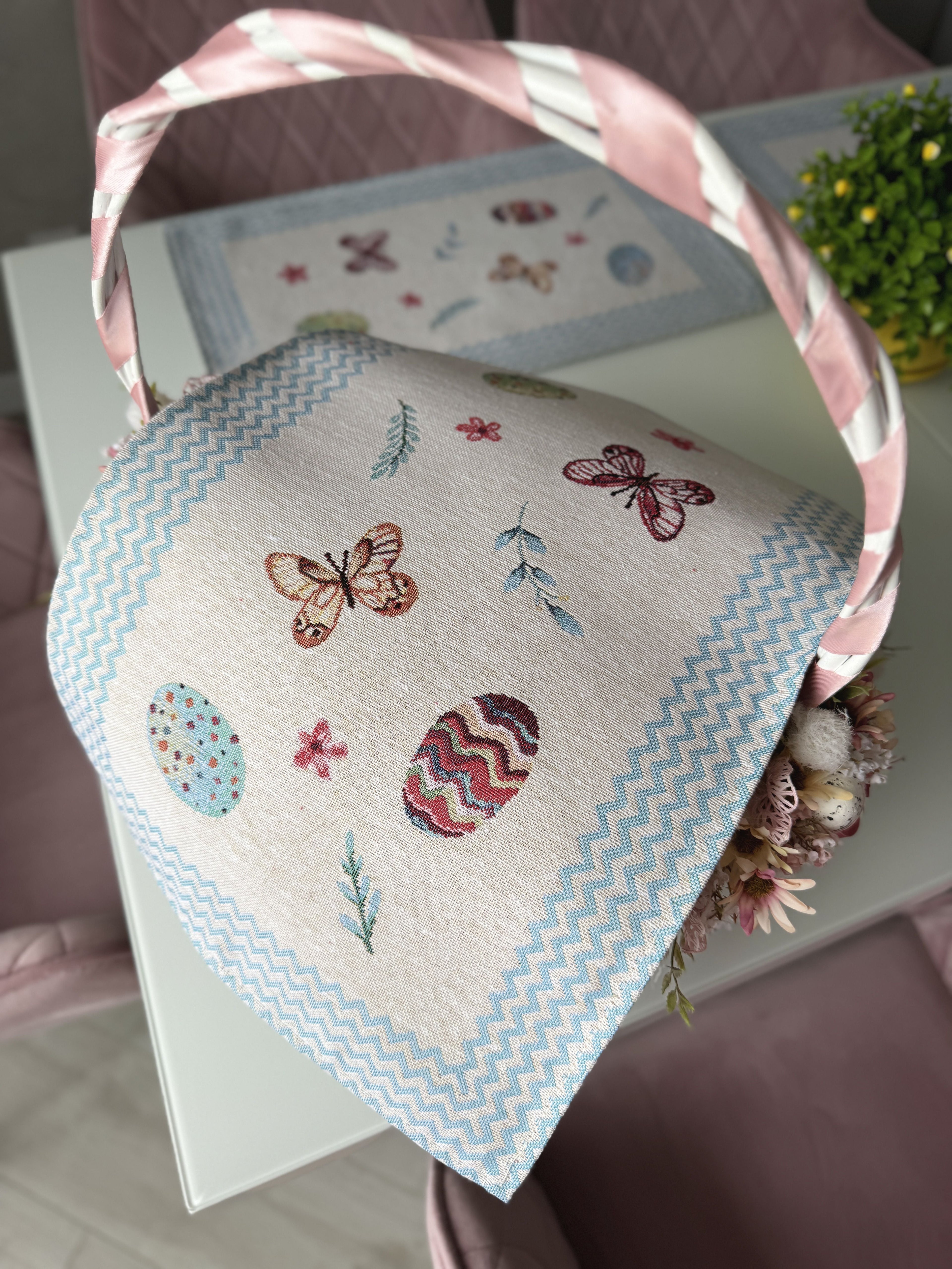 Easter tapestry Placemats set «Easter Fly» Limaso Textile