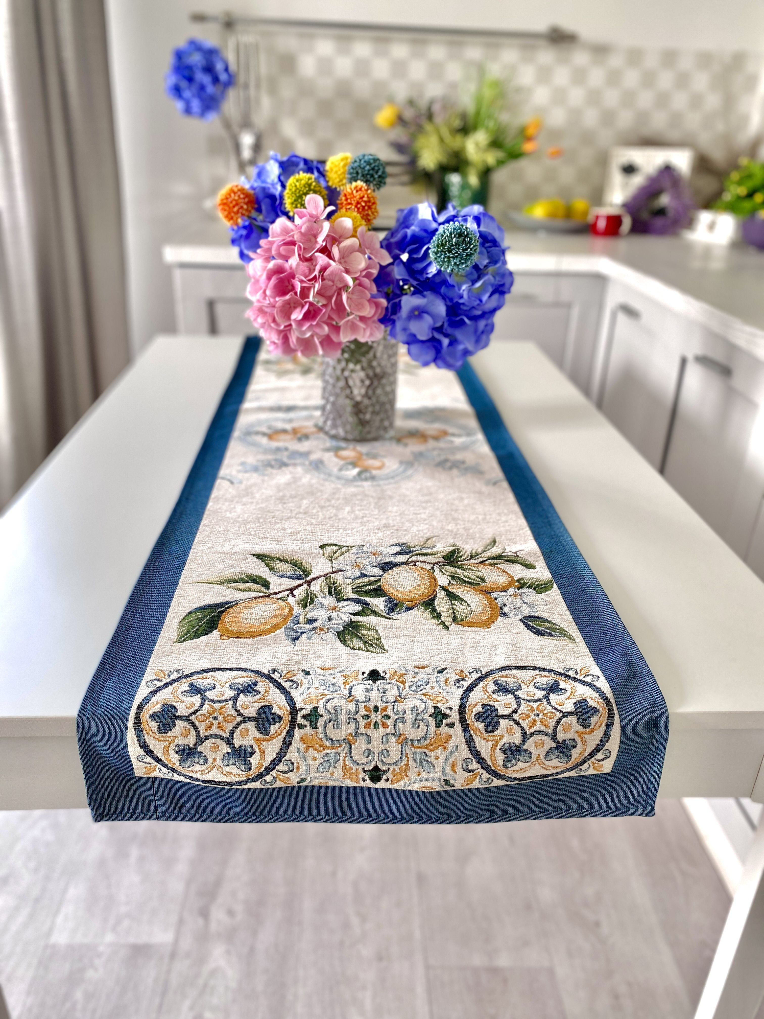 Tapestry table runner "Lemon Majolica" with microfibre - Textile4Family