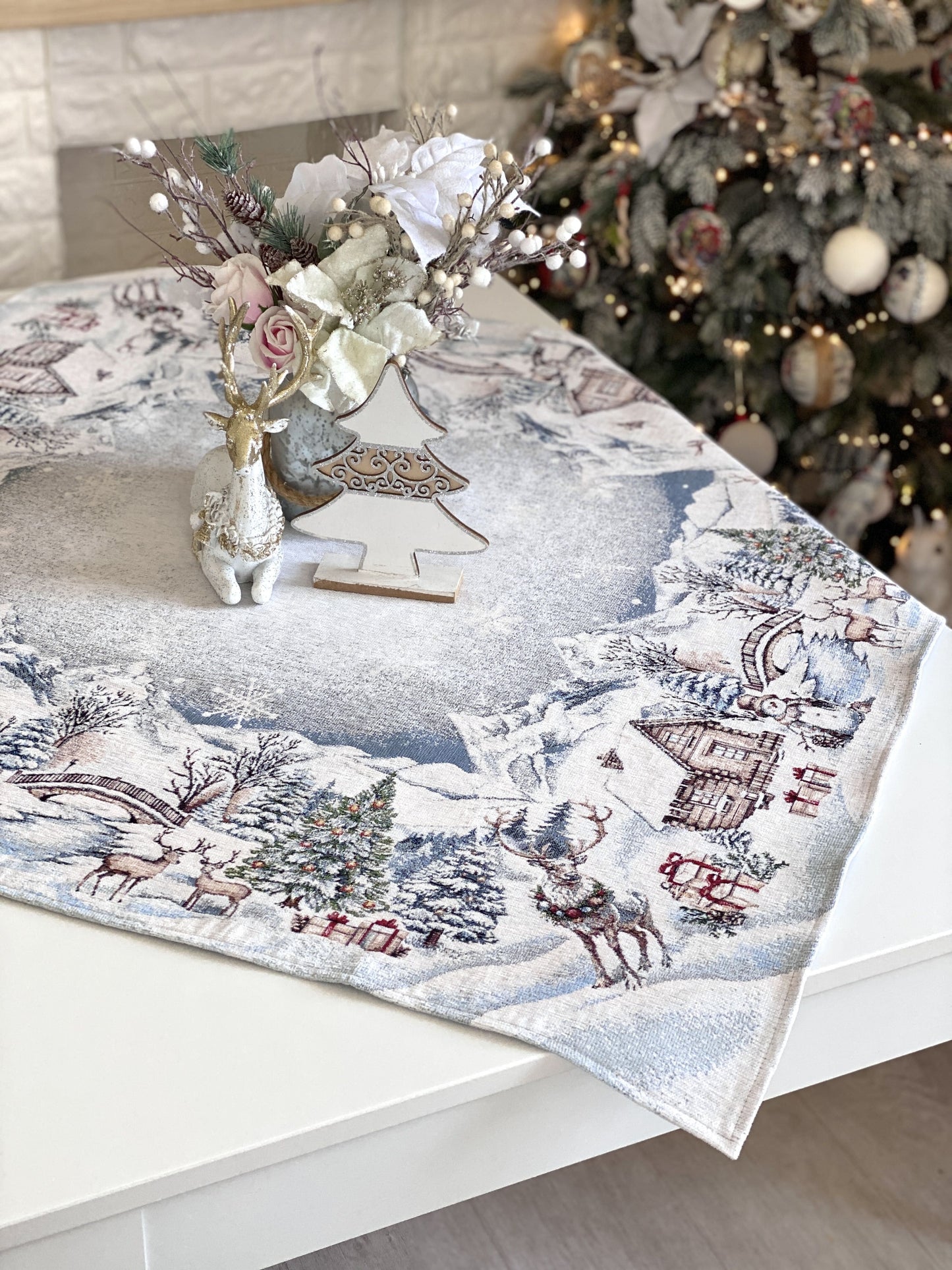 Christmas Tablecloth «Snowy Cabin Charm» with Microfibre - Premium Gobelin