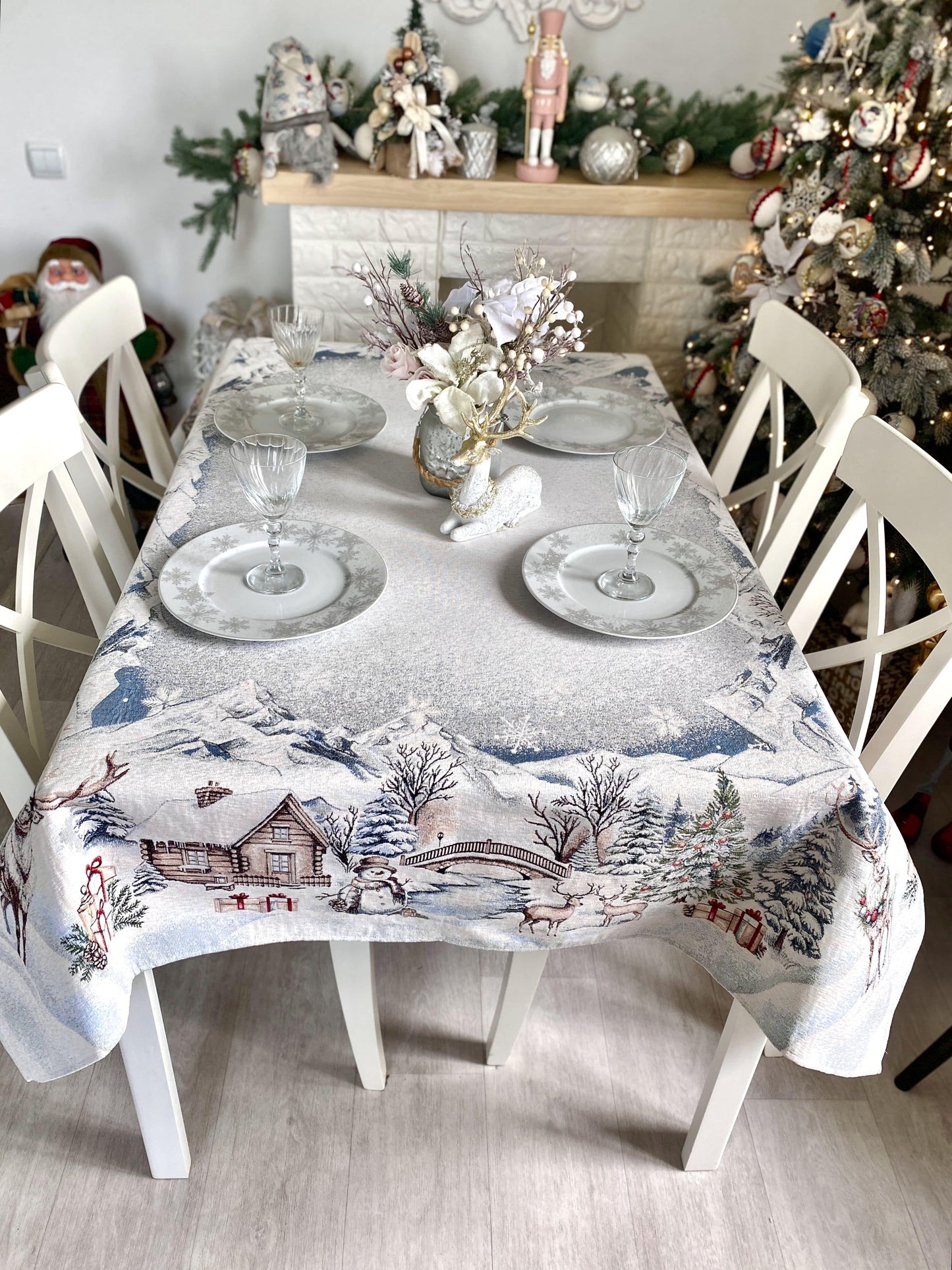 Christmas Tablecloth «Snowy Cabin Charm» with Microfibre - Premium Gobelin