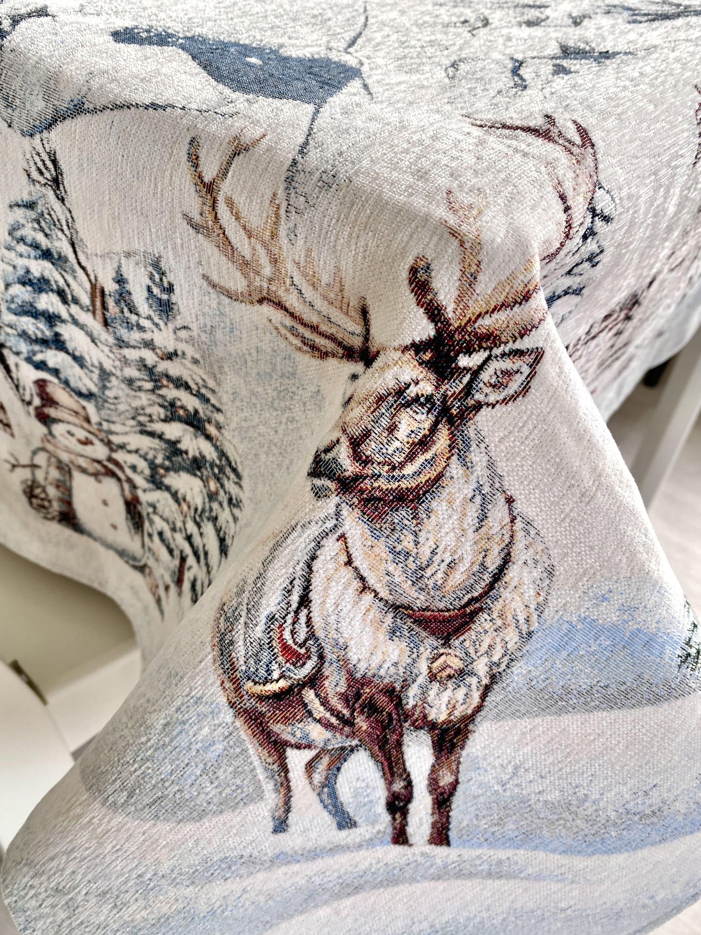 Christmas Tablecloth «Snowy Cabin Charm» with Microfibre - Premium Gobelin