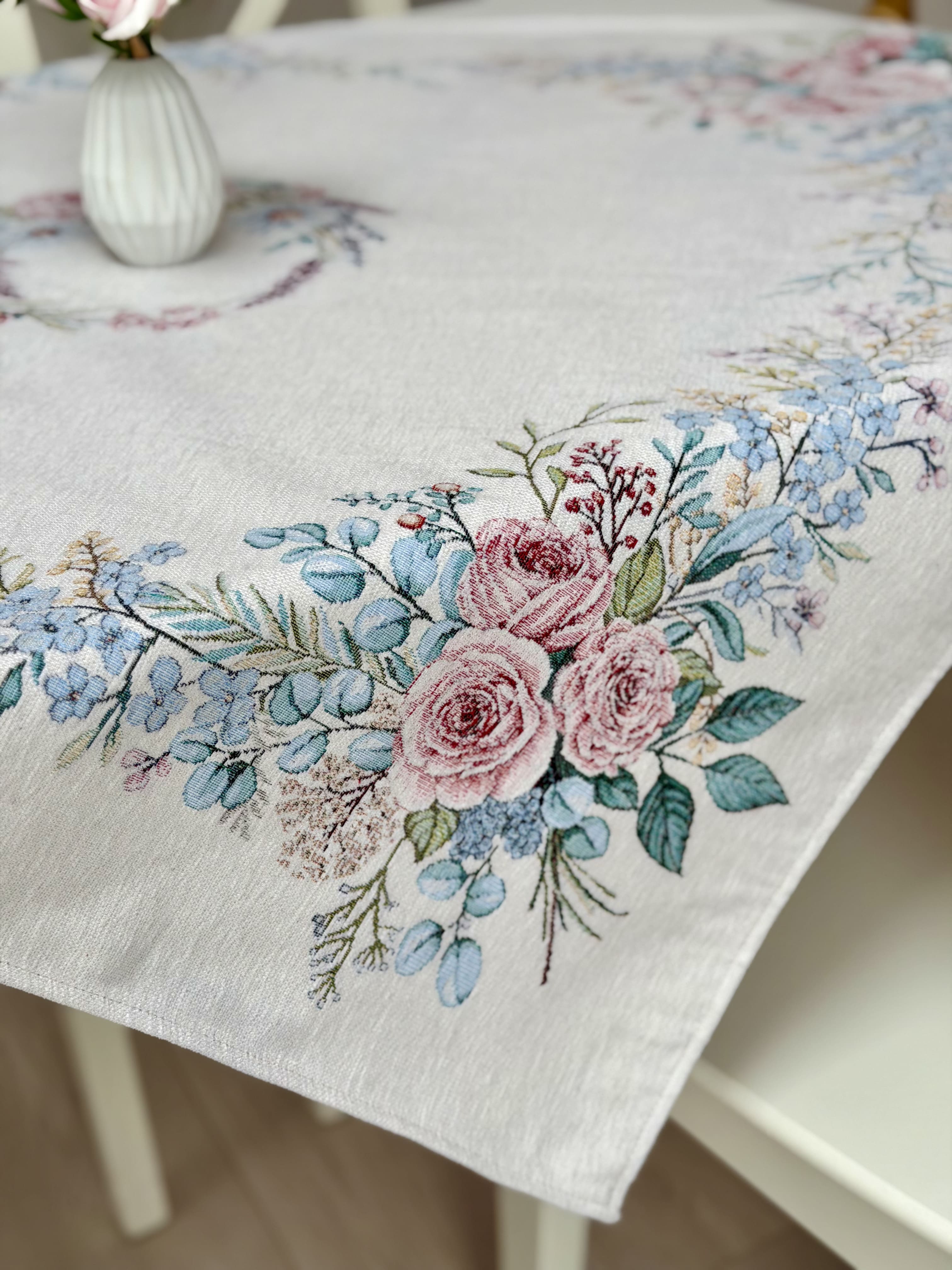 Square tablecloth «Rose» - Premium Tapestry with Microfibre - Textile4Family