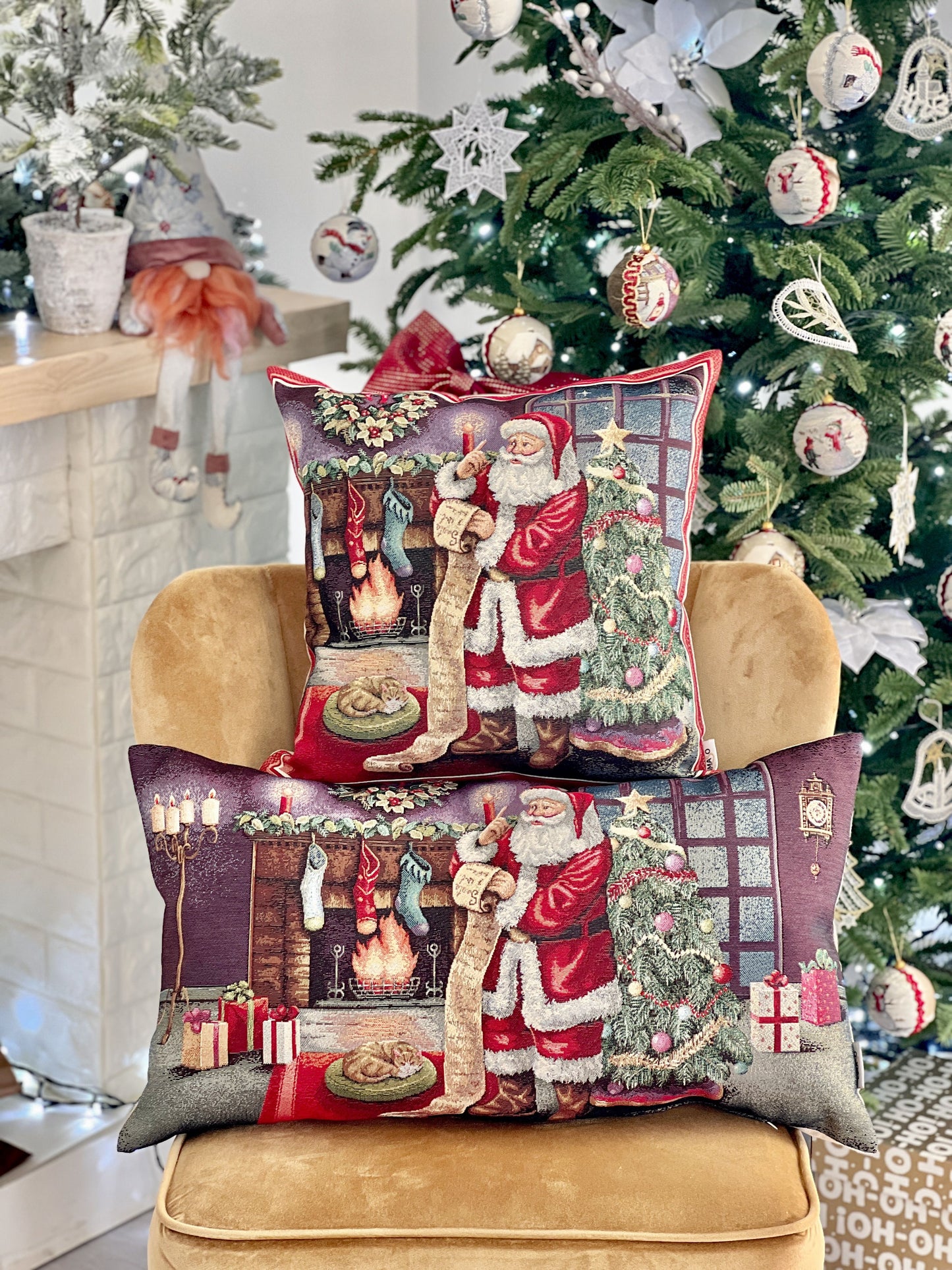 Christmas tapestry cushion cover «Letter for Santa» with golden thread