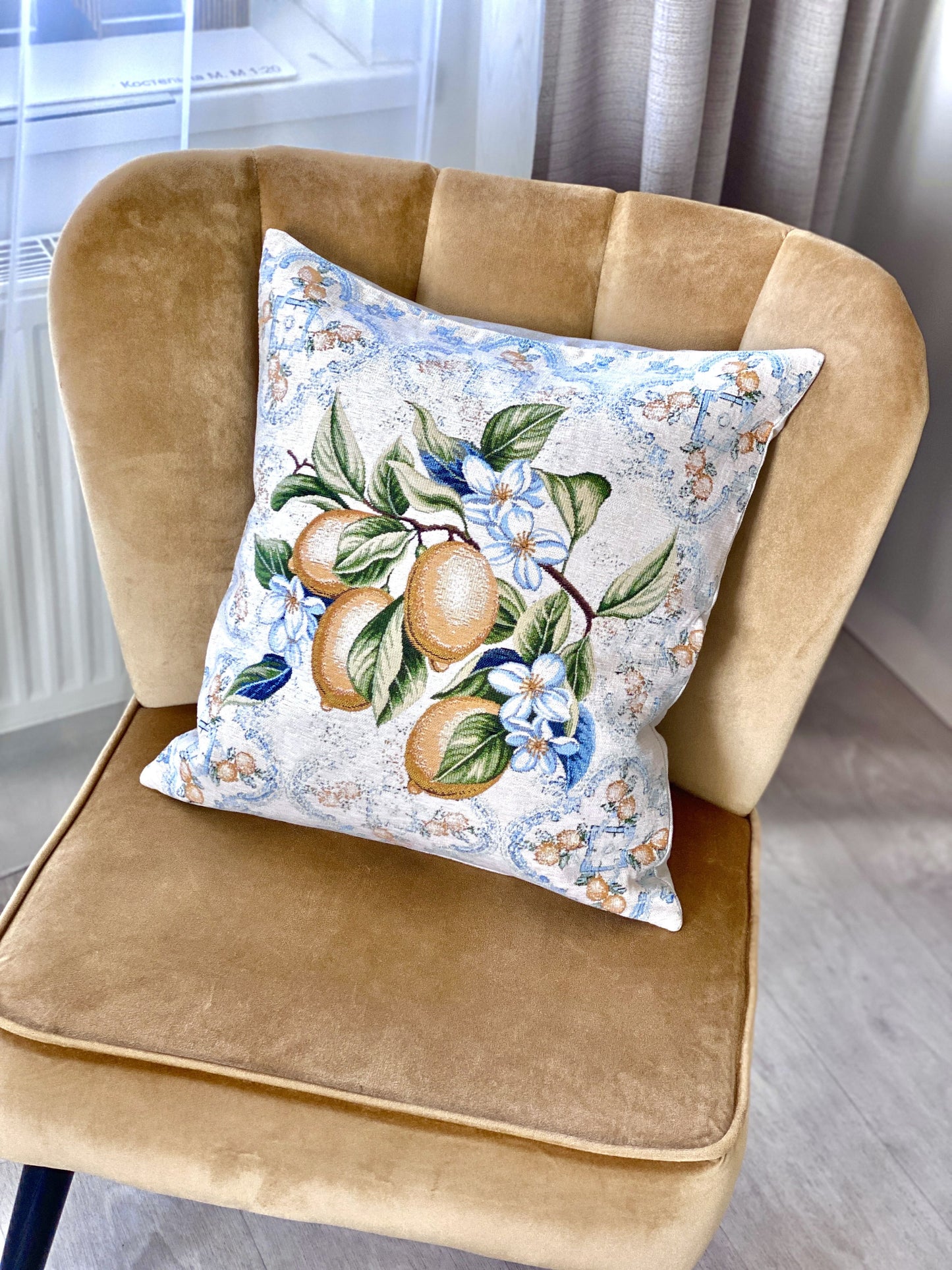 Tapestry cushion cover "Lemon Majolica-1" with microfibre