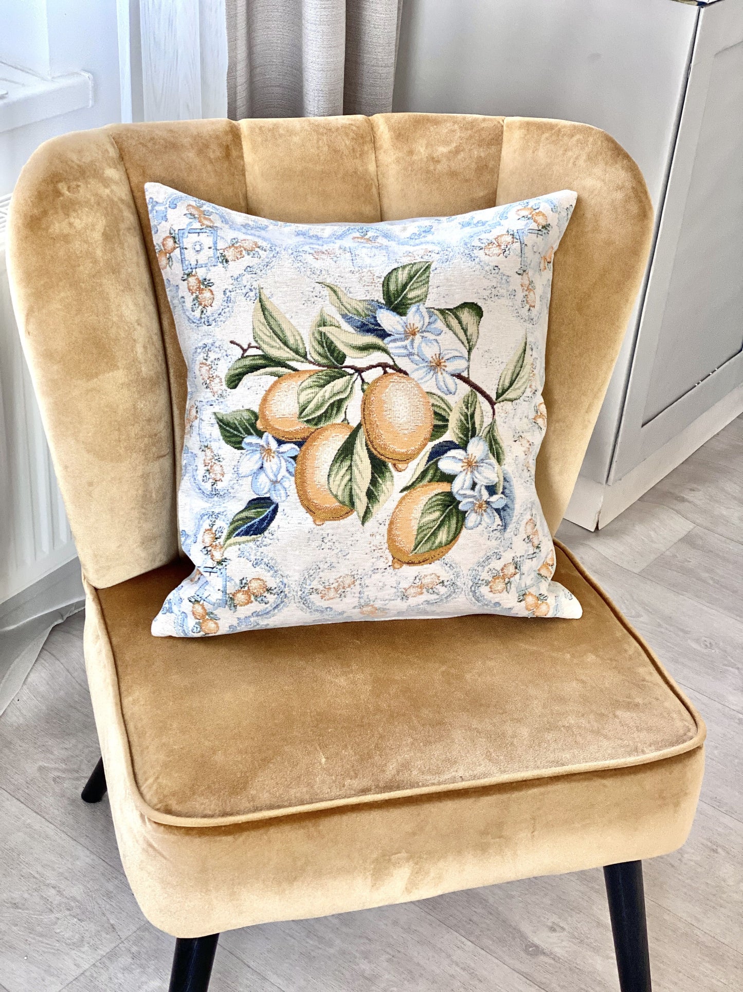 Tapestry cushion cover "Lemon Majolica-1" with microfibre