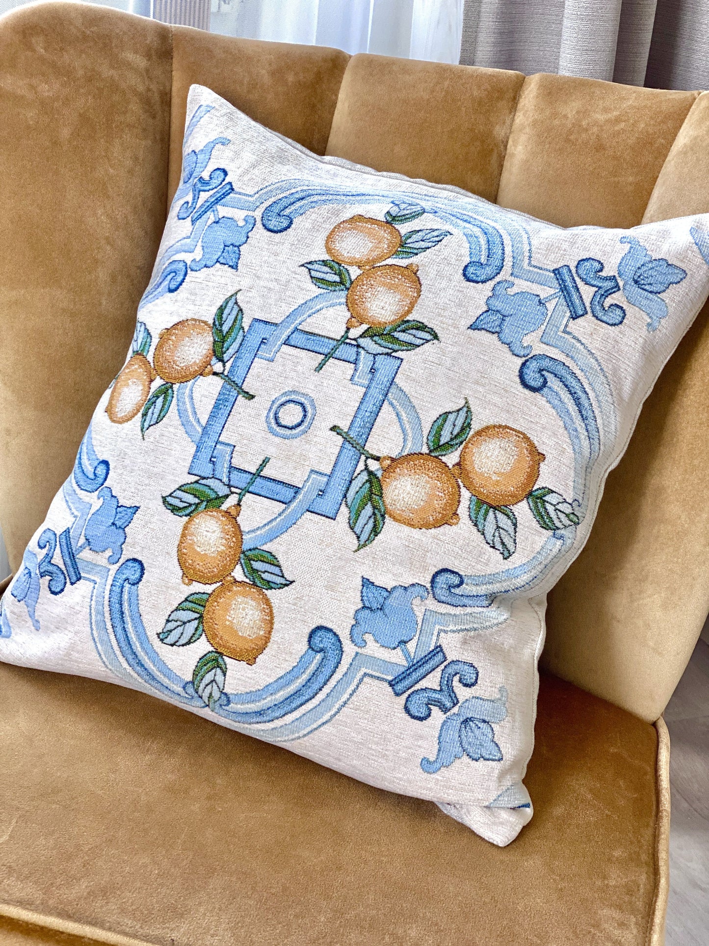 Tapestry cushion cover "Lemon Majolica-2" with microfibre