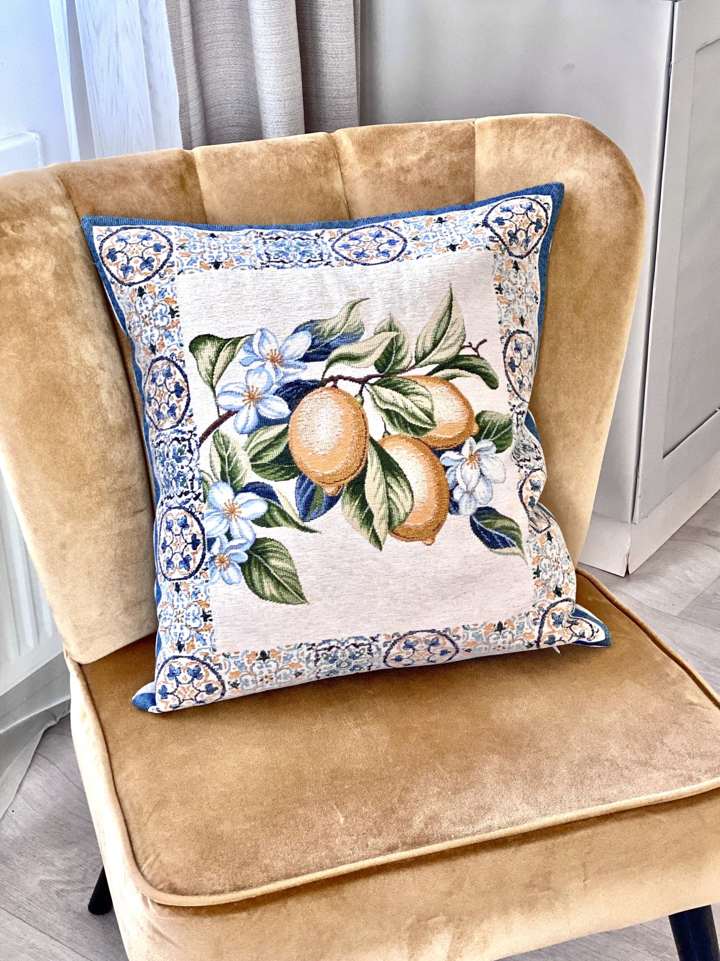 Tapestry cushion cover "Lemon Majolica-3" with microfibre
