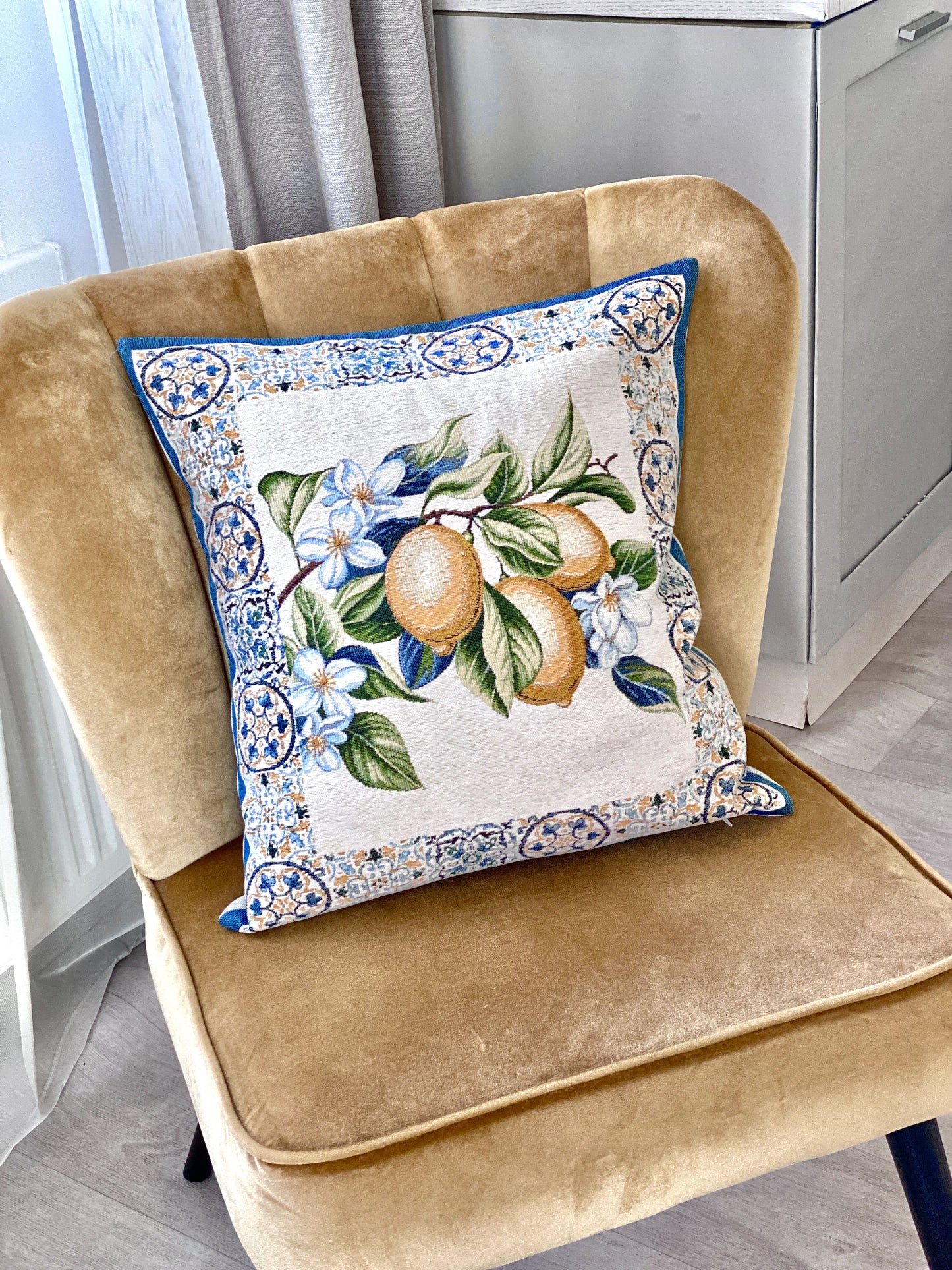 Tapestry cushion cover "Lemon Majolica-3" with microfibre