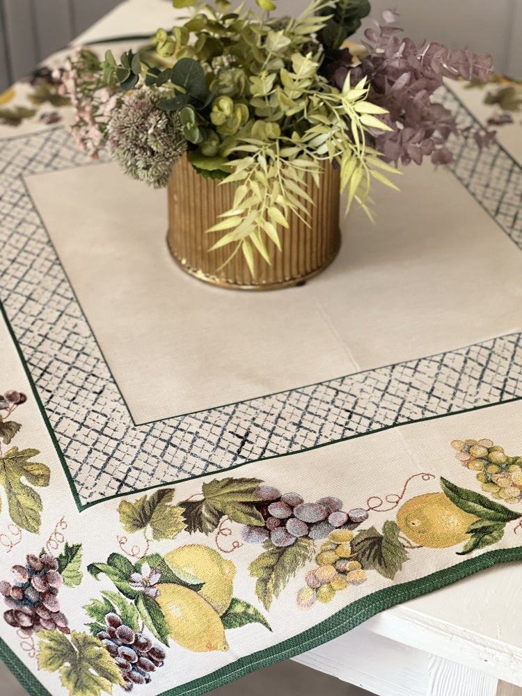 Tapestry tablecloth «Grape»
