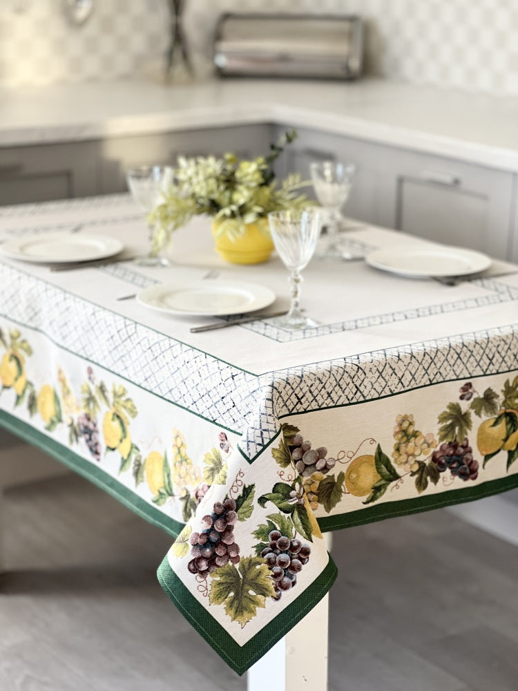 Tapestry tablecloth «Grape»