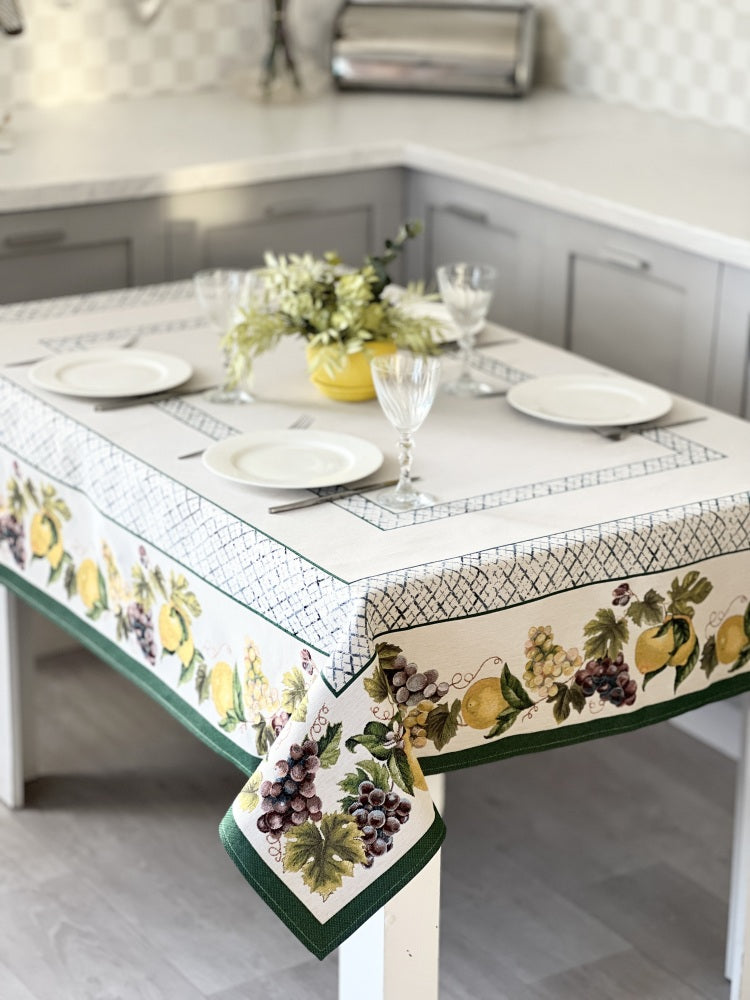 Tapestry tablecloth «Grape»