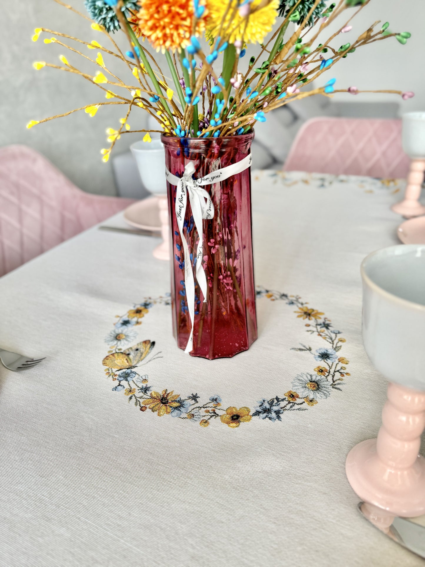 Tapestry tablecloth «Tenderness»