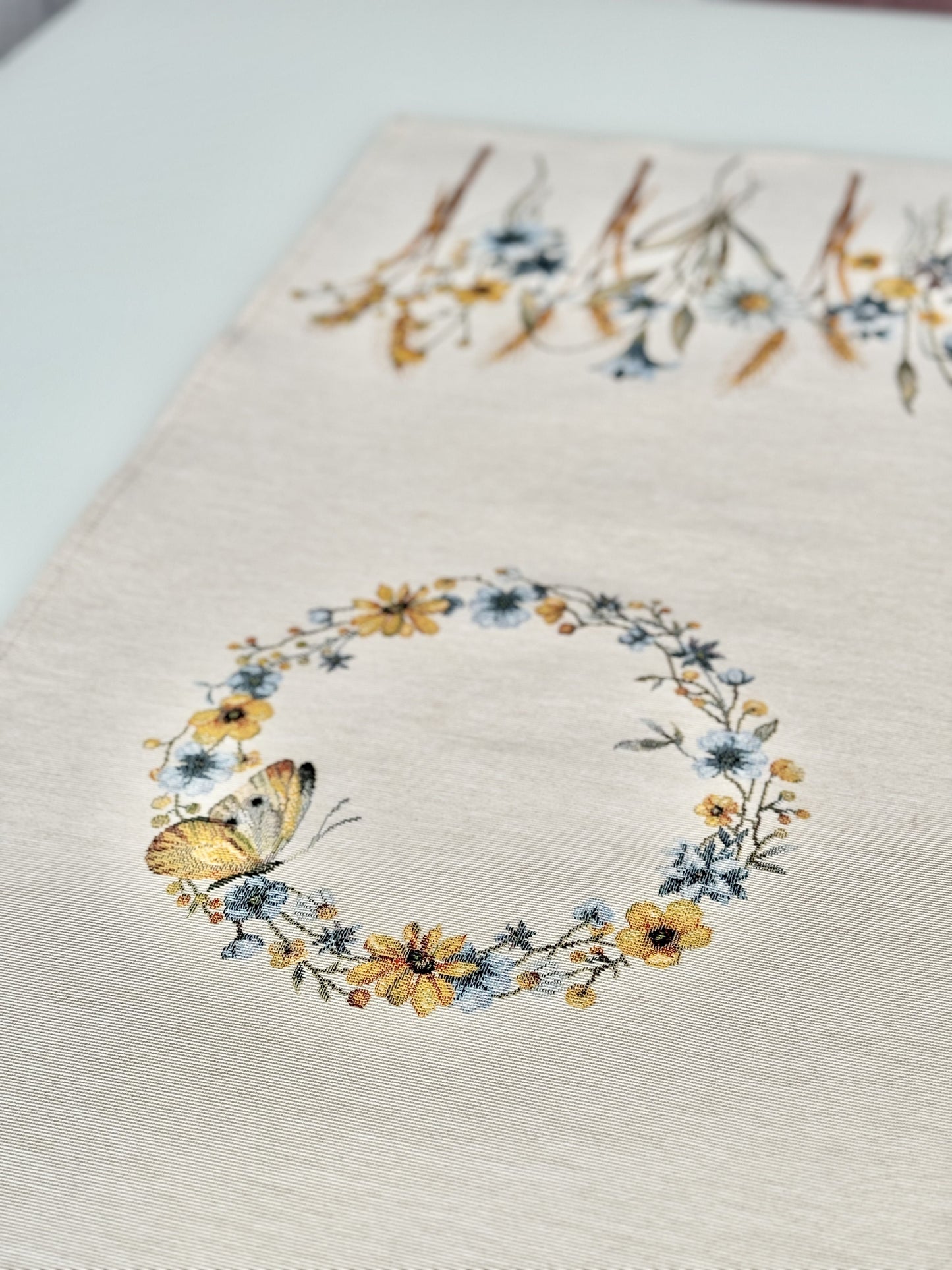 Tapestry table runner «Tenderness» Limaso Textile