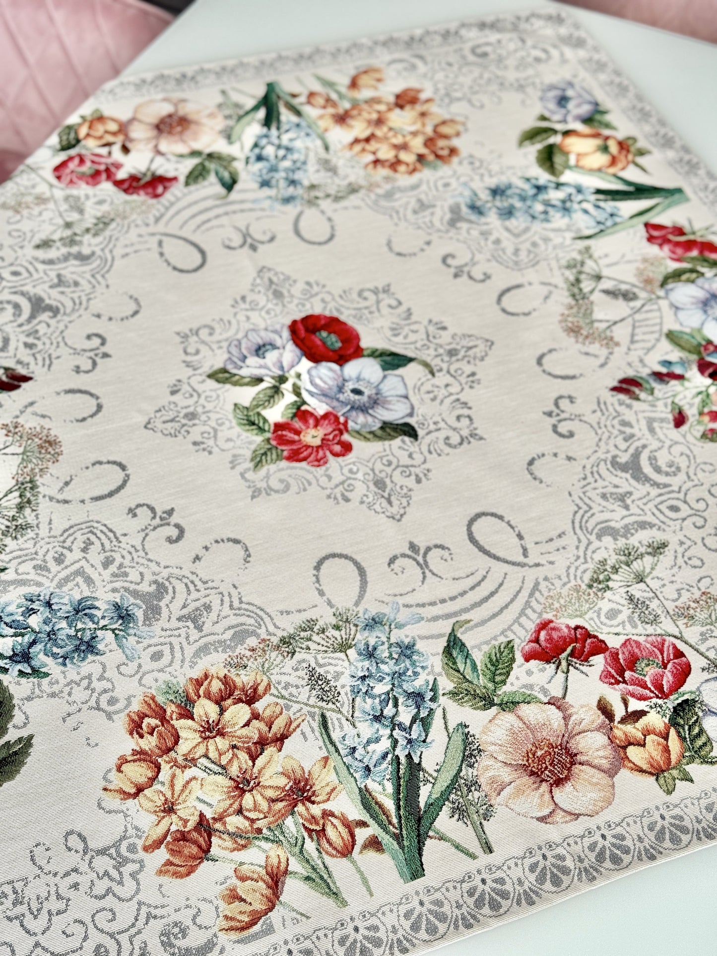 Tapestry tablecloth «MANDALAS FLOWERS»