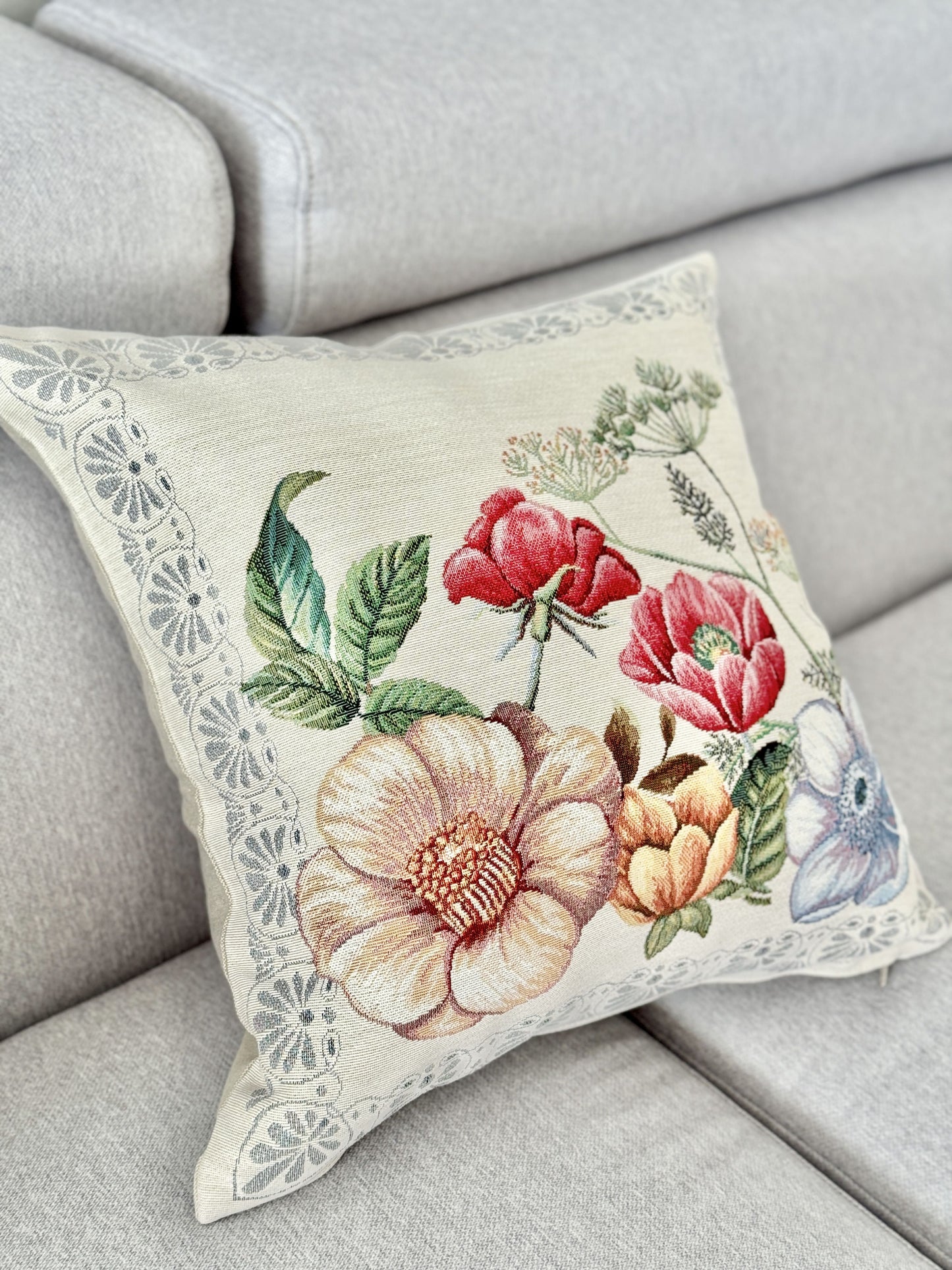 Tapestry cushion cover «MANDALAS FLOWERS-2»