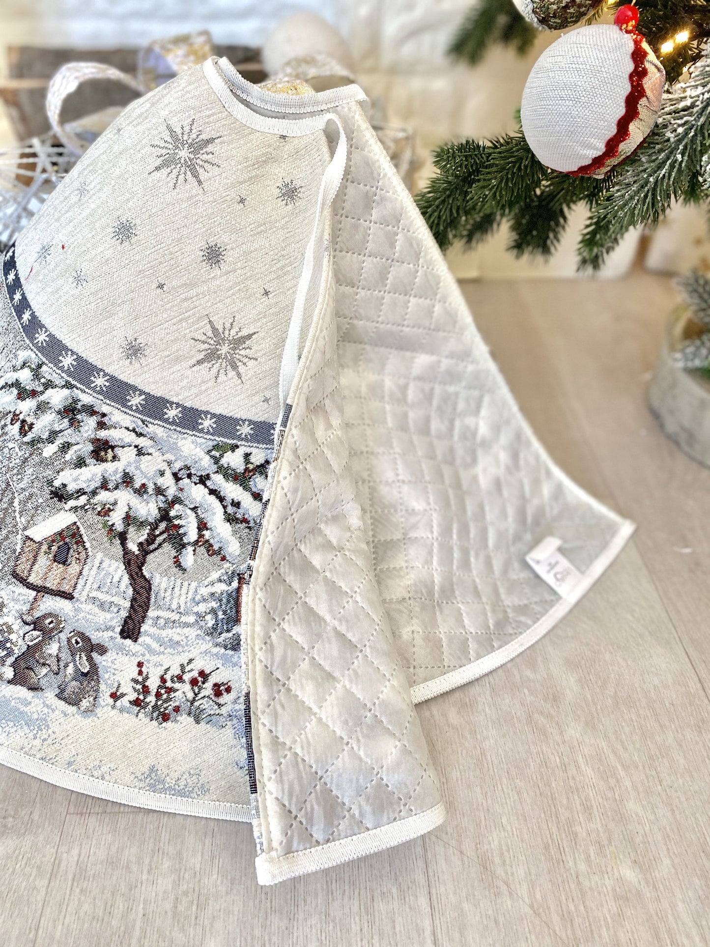 Christmas tree skirt «Snow village» With microfibre & silver lurex