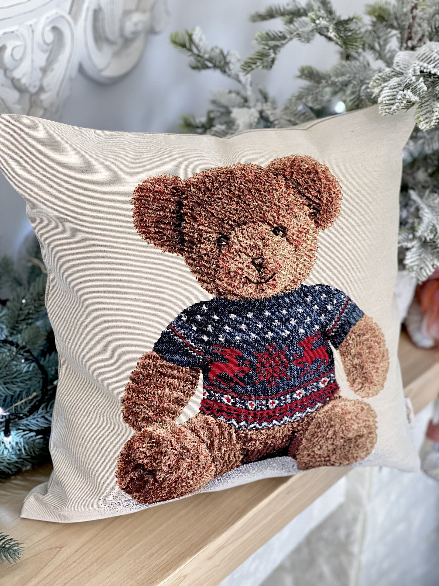 Winter Holiday tapestry cushion cover «Mountain bear» without lurex