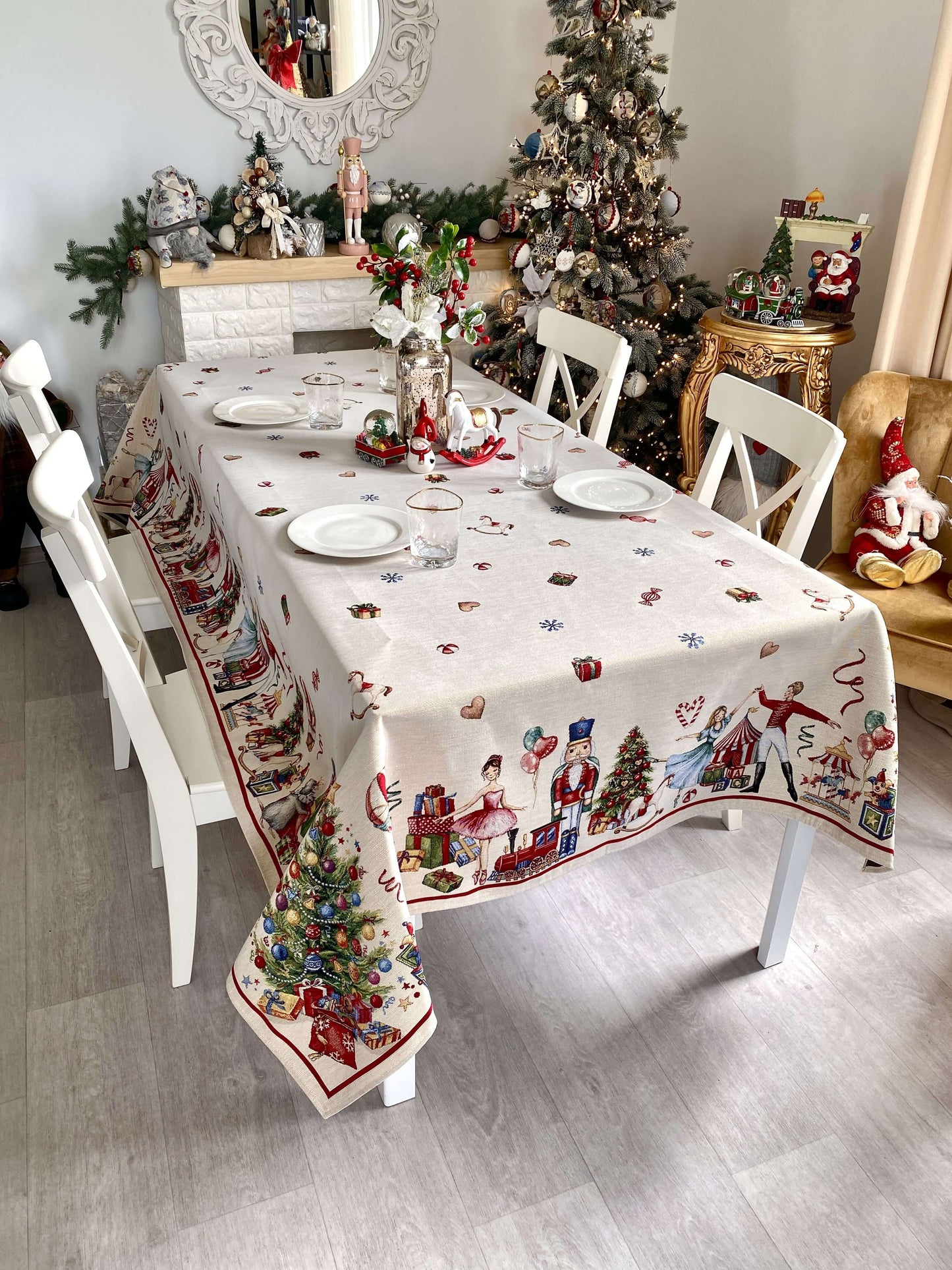 Christmas Tablecloth «Nutcracker soldier» with Golden Lurex - Premium Gobelin