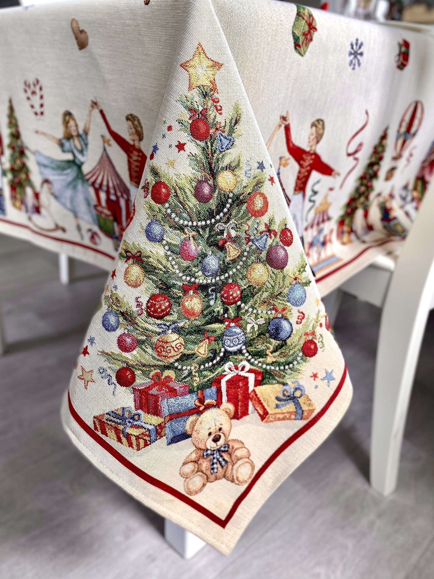 Christmas Tablecloth «Nutcracker soldier» with Golden Lurex - Premium Gobelin