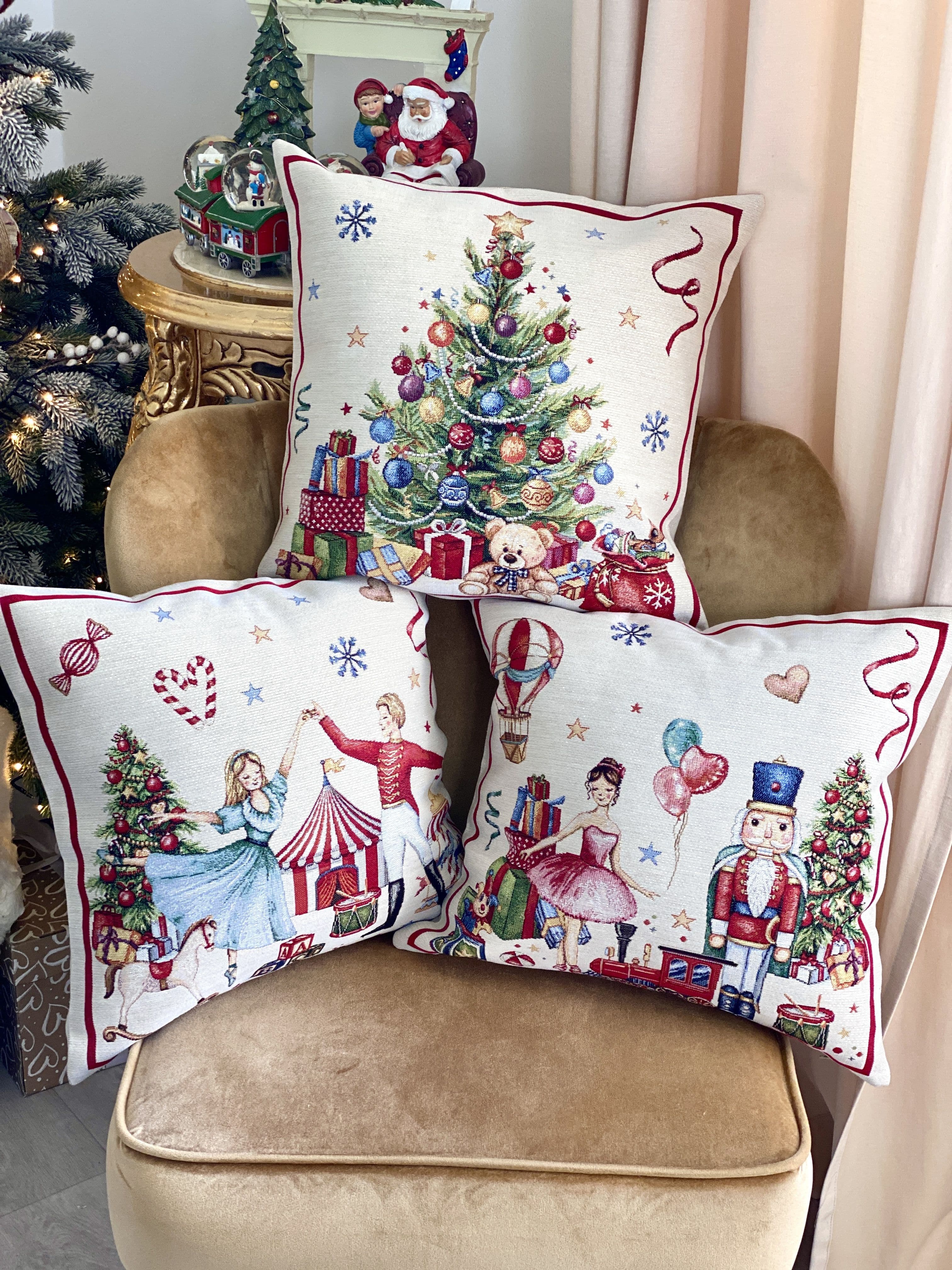 Christmas Pillow cover «Nutcracker soldier» with Golden Lurex - Premium Gobelin - Textile4Family