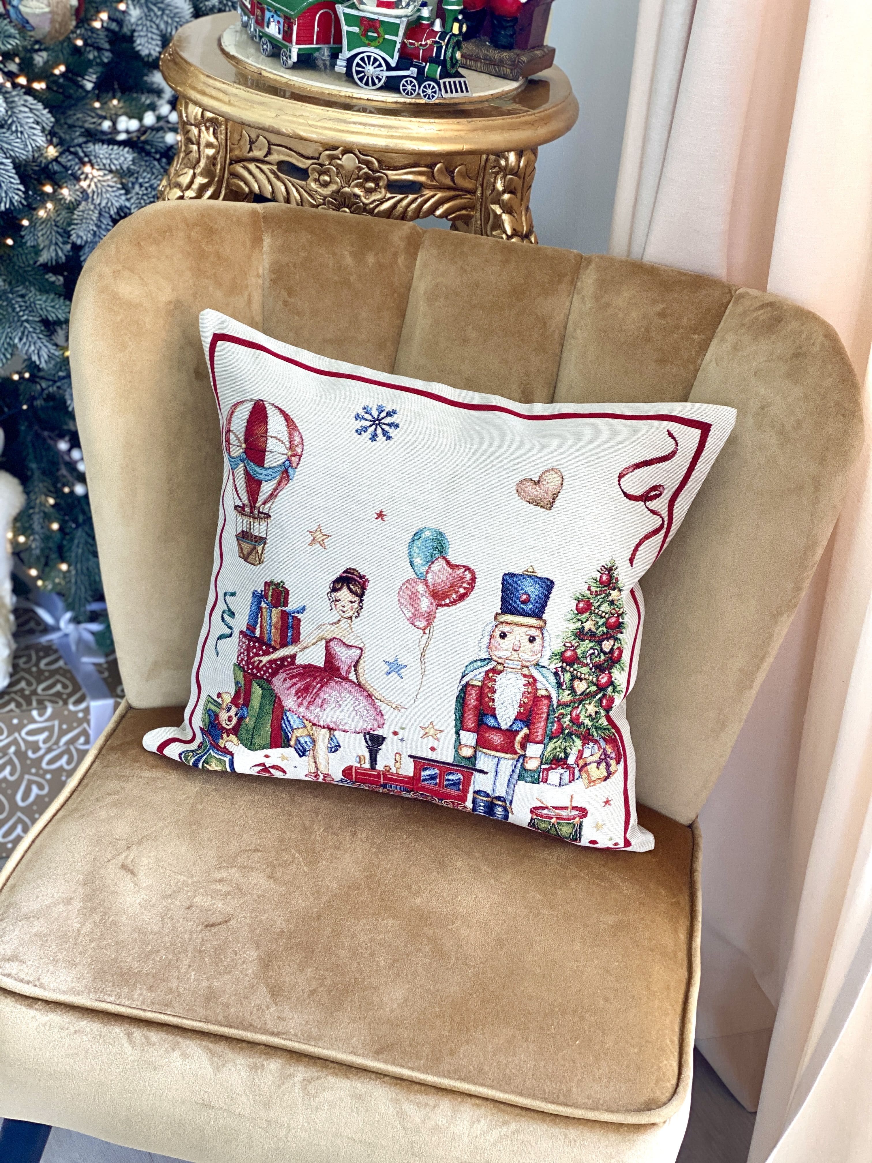 Christmas Pillow cover «Nutcracker soldier» with Golden Lurex - Premium Gobelin - Textile4Family