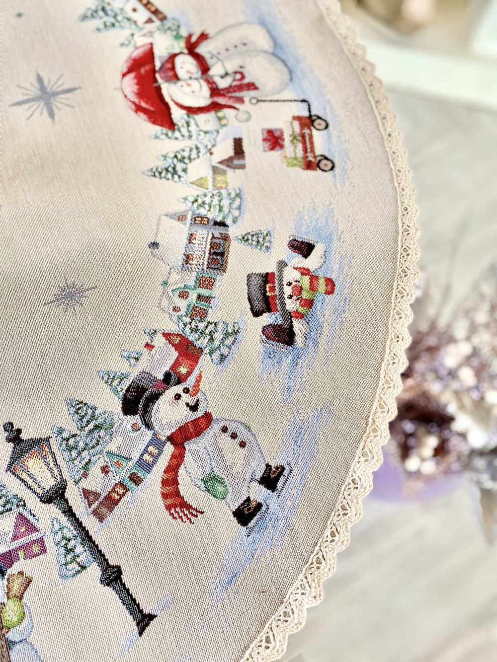 Round Christmas tapestry tablecloth «Snow family» with silver thread