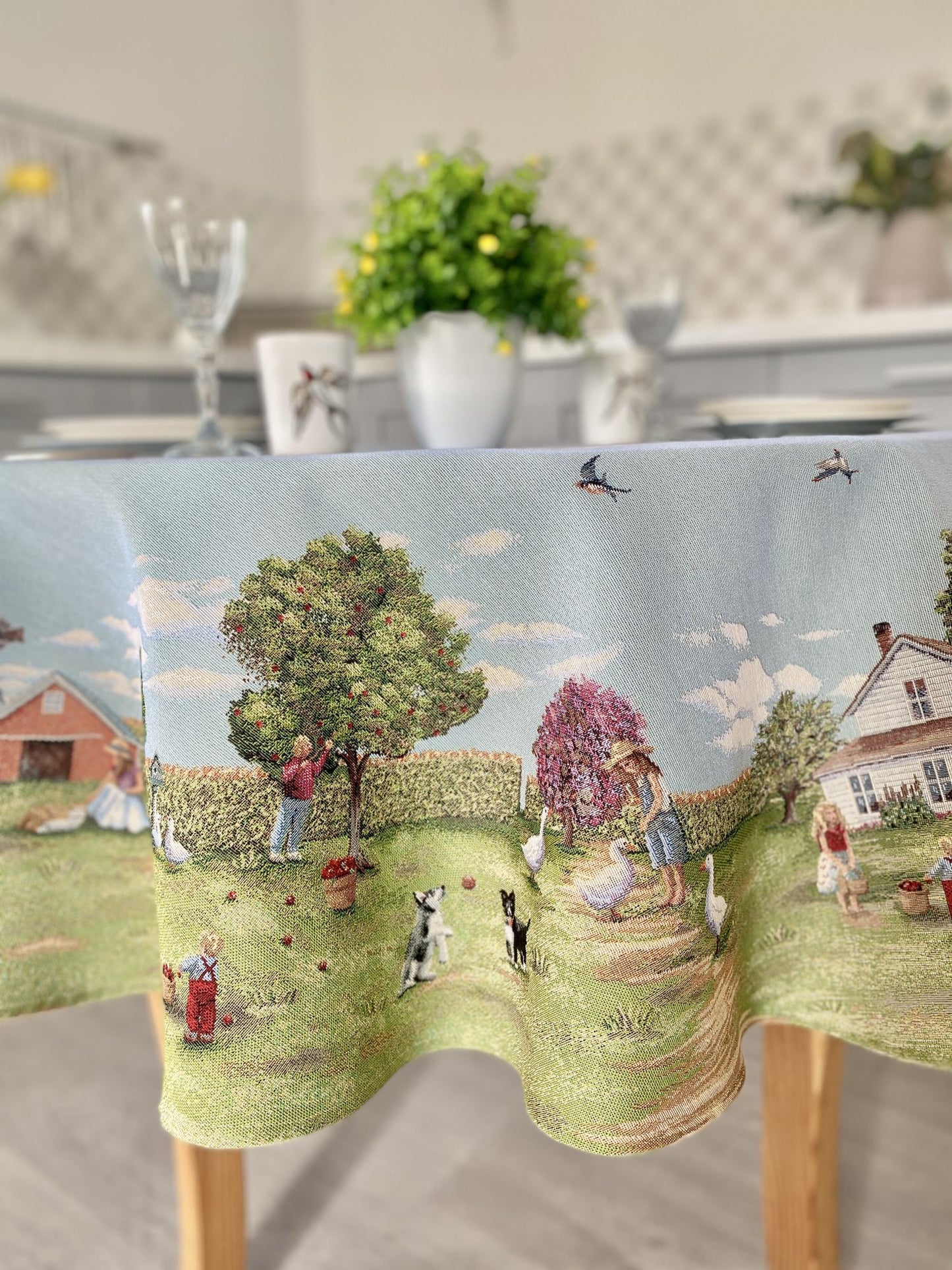 Round Tapestry Tablecloth «Village»