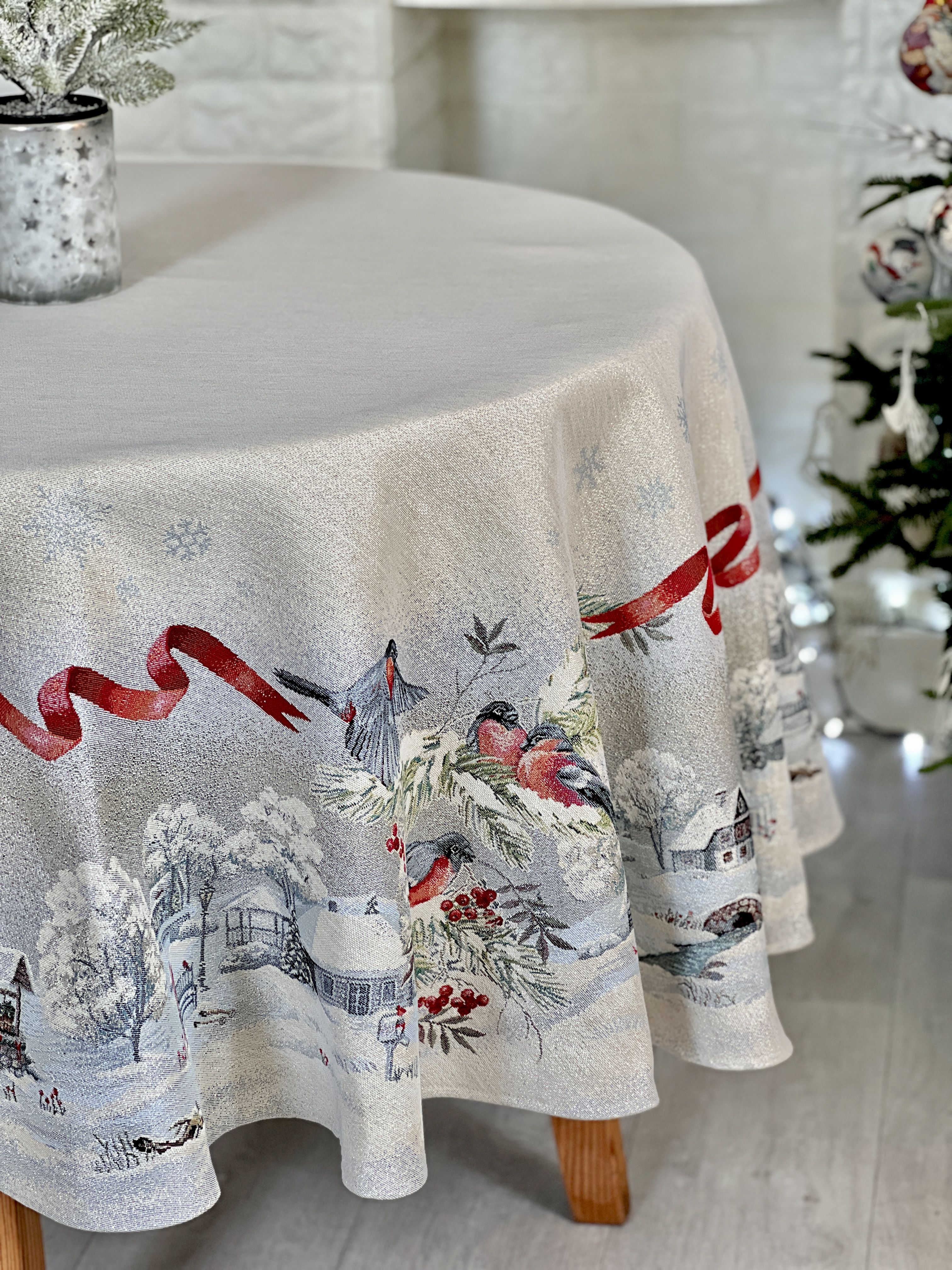 Round Christmas tablecloth «Christmas News» with silver thread Limaso Textile