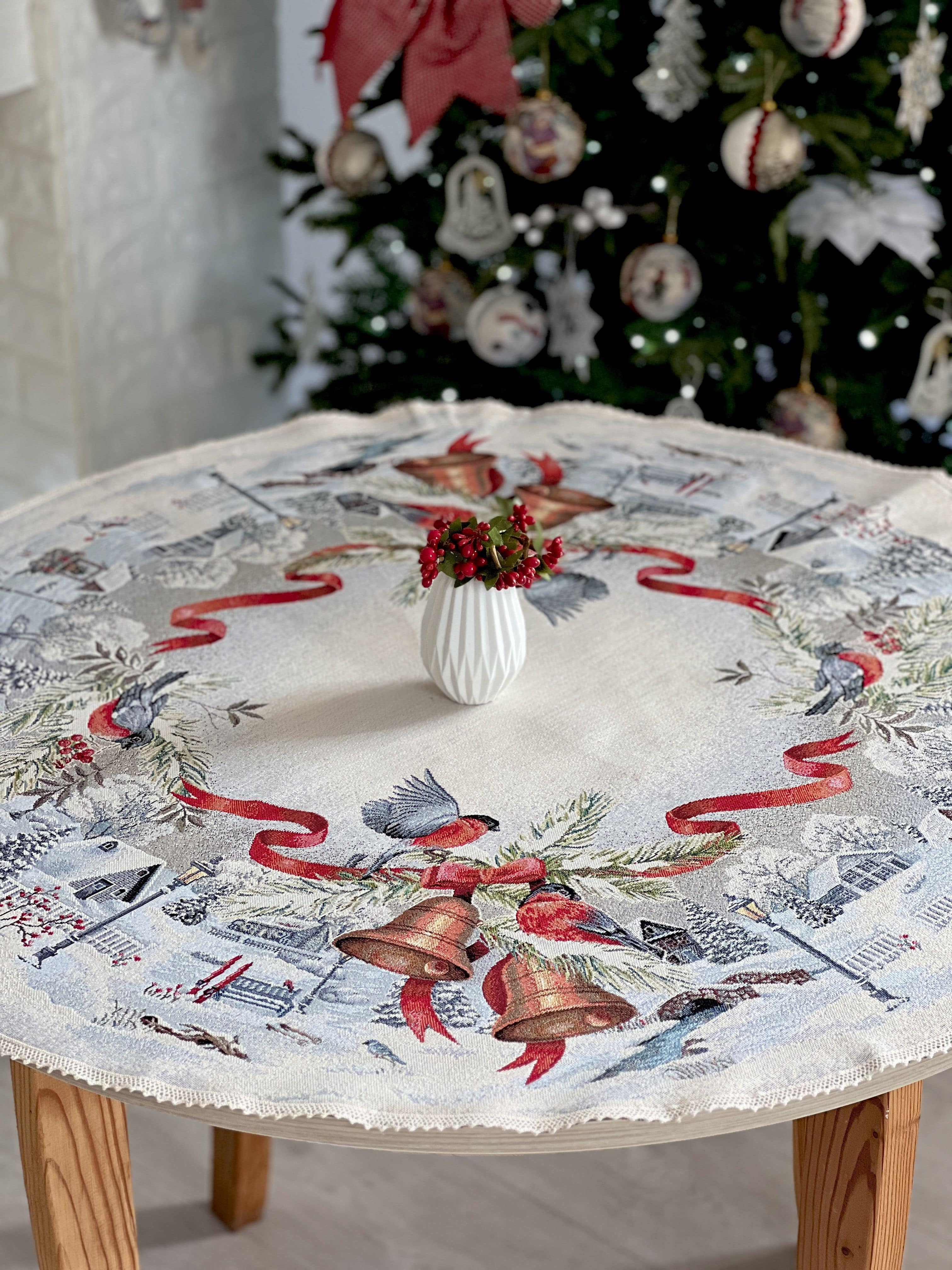Round Christmas tablecloth «Christmas News» with silver thread Limaso Textile