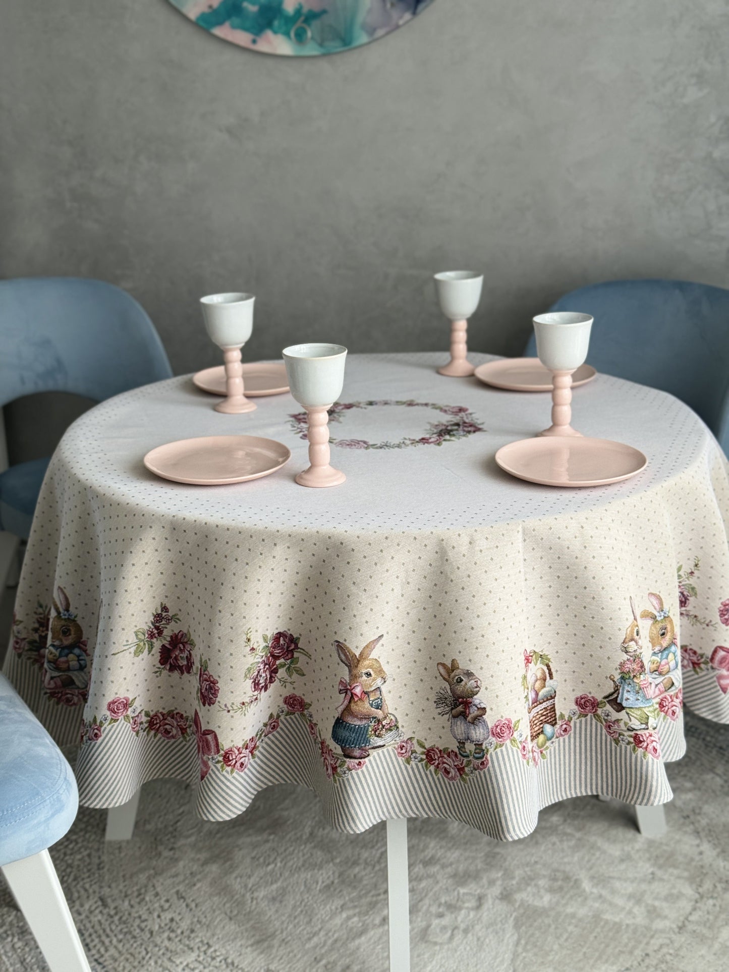 Round Easter tapestry tablecloth «Bunny in Roses»