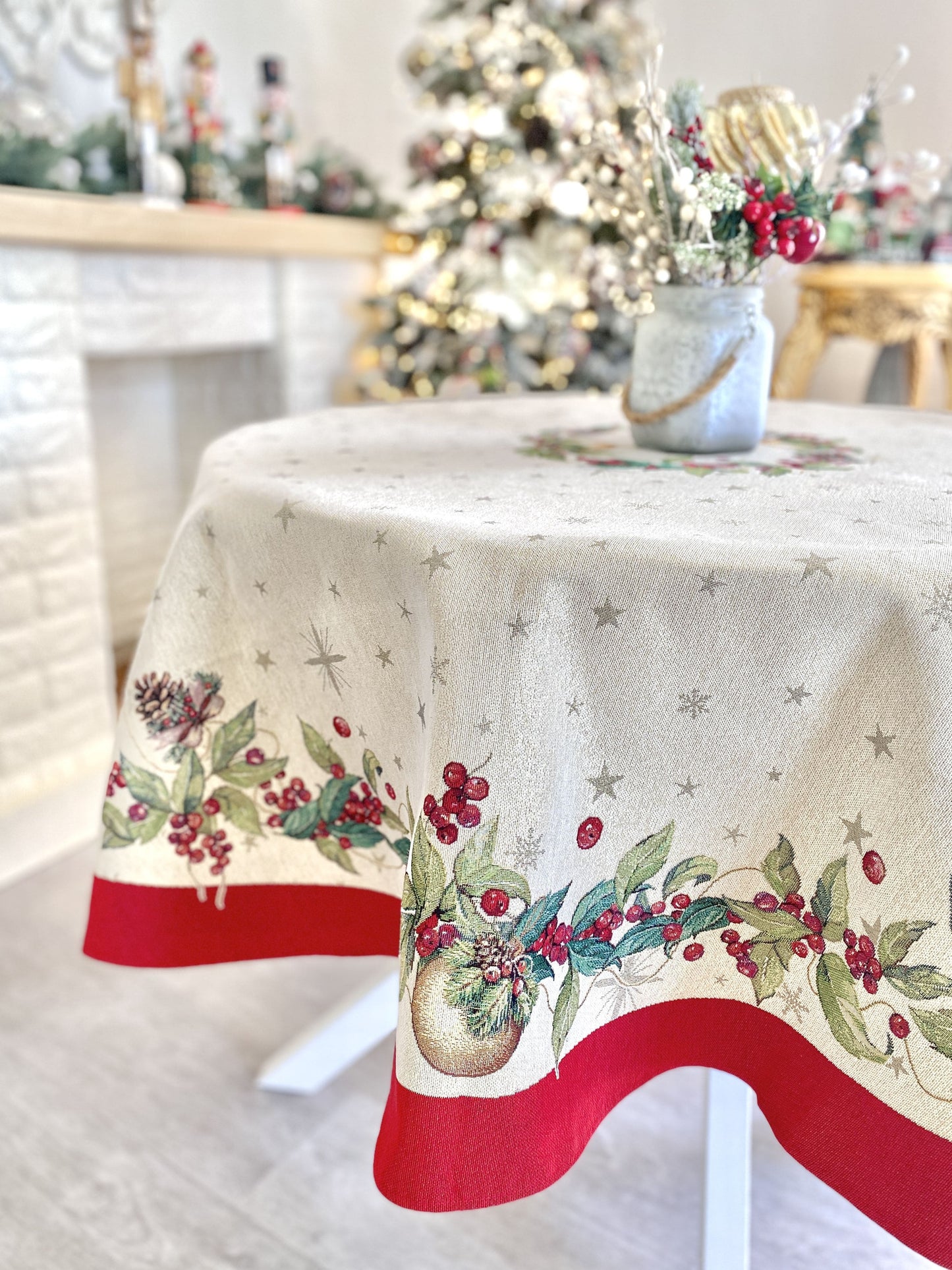 Round Christmas tablecloth «Christmas garland» with golden thread