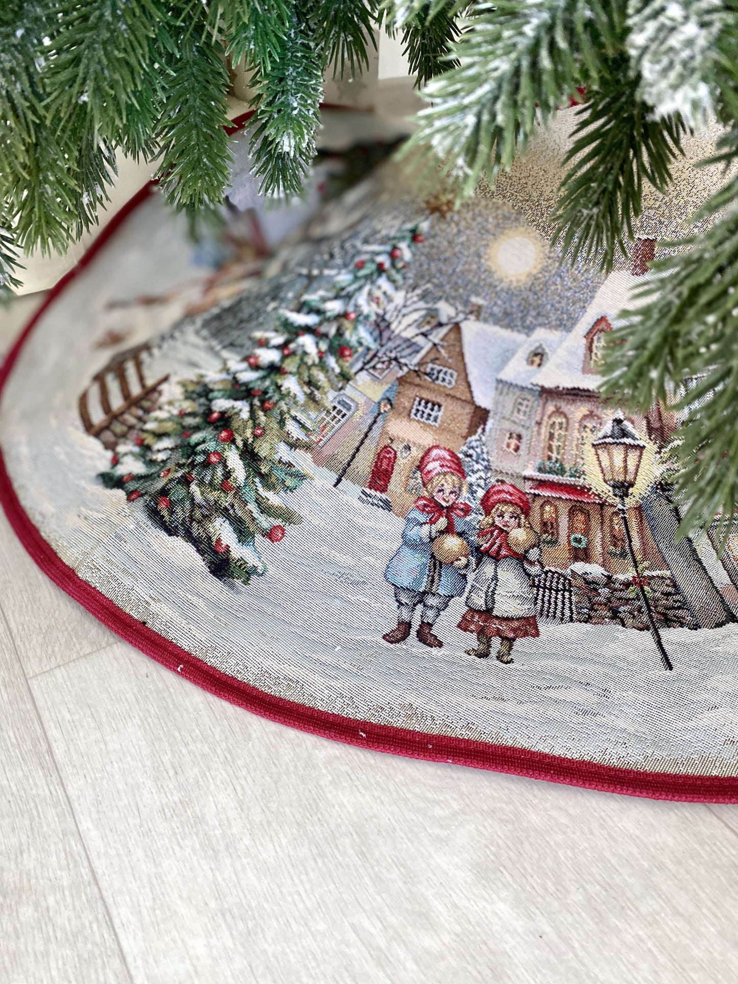 Christmas Tree skirt «Magical Winter Eve» - Luxury Tapestry