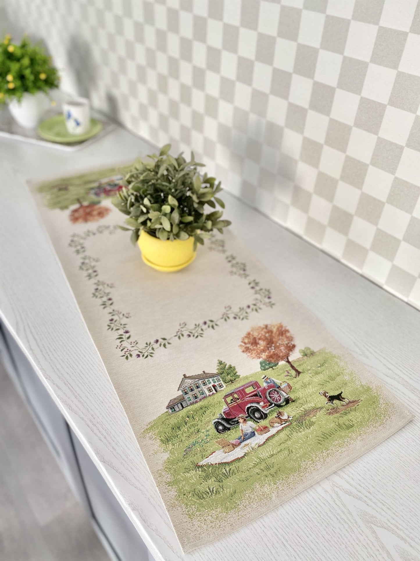 Tapestry table runner «Family picnic»