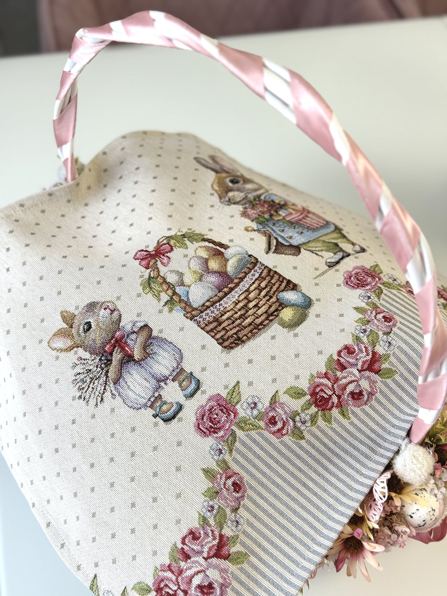 Easter tapestry Placemats set «Bunny in Roses»