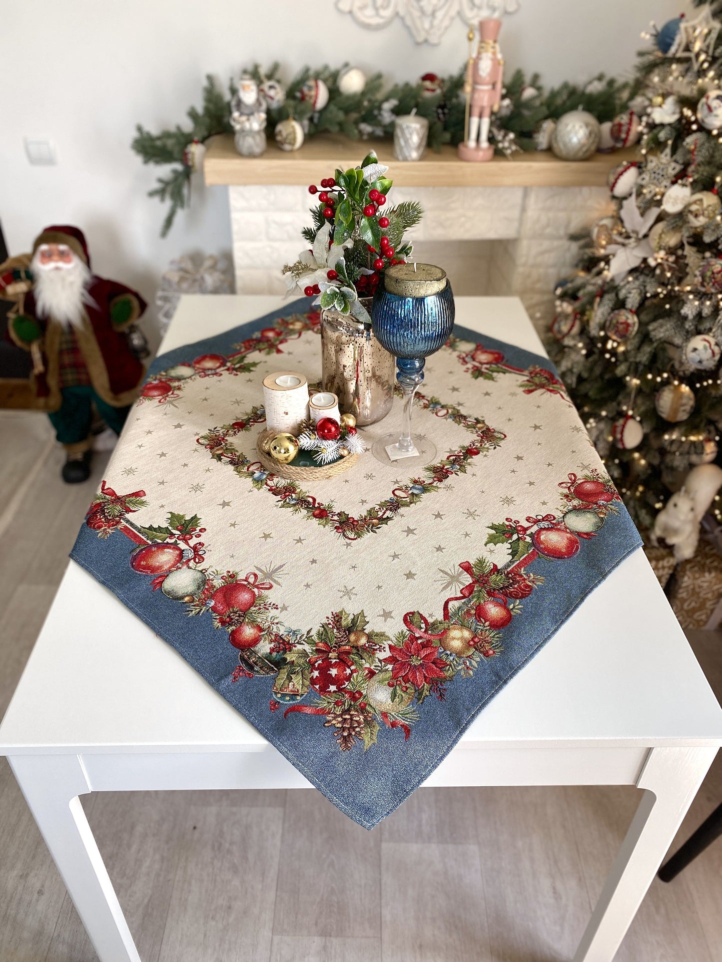 Christmas Tablecloth «Christmas Glow» with Golden Lurex - Luxury Tapestry