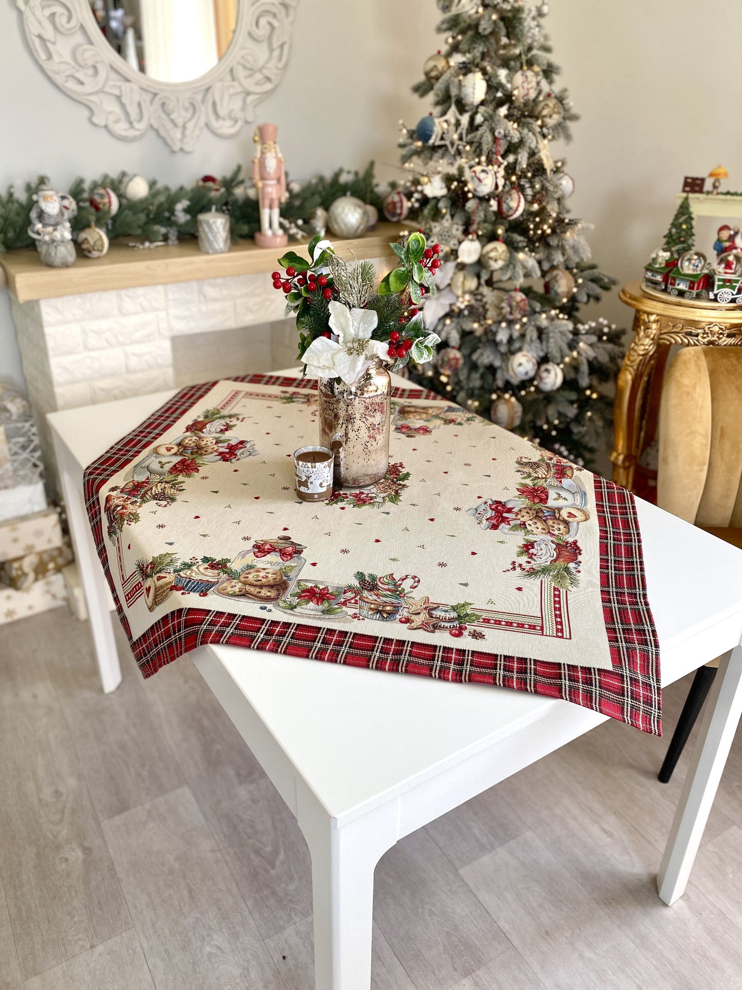 Christmas Tablecloth «Sweet Dreams» with Golden Lurex - Premium Gobelin