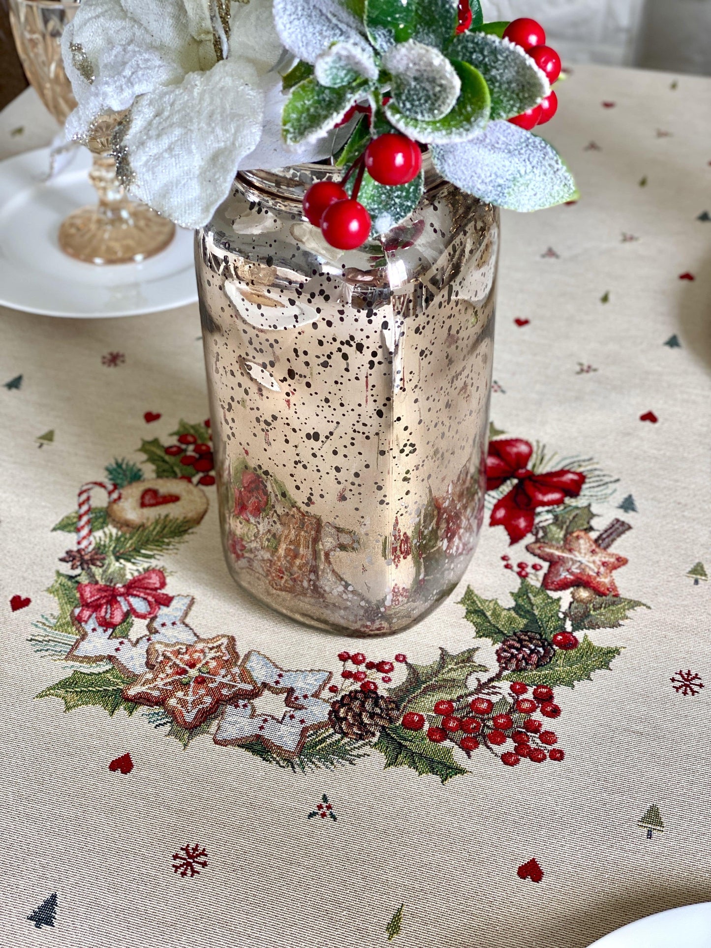 Christmas Tablecloth «Sweet Dreams» with Golden Lurex - Premium Gobelin