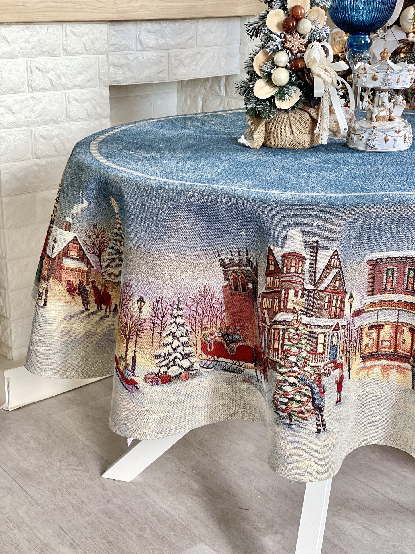 Christmas Round Tablecloth «Enchanted Carol Nights» with Golden Lurex - Luxury Tapestry