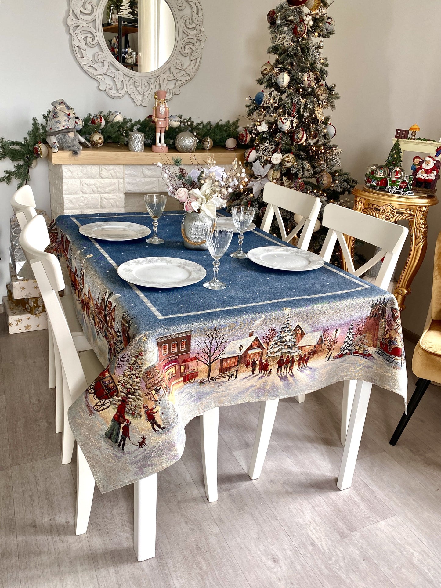 Christmas Tablecloth «Enchanted Carol Nights» with Golden Lurex - Luxury Tapestry