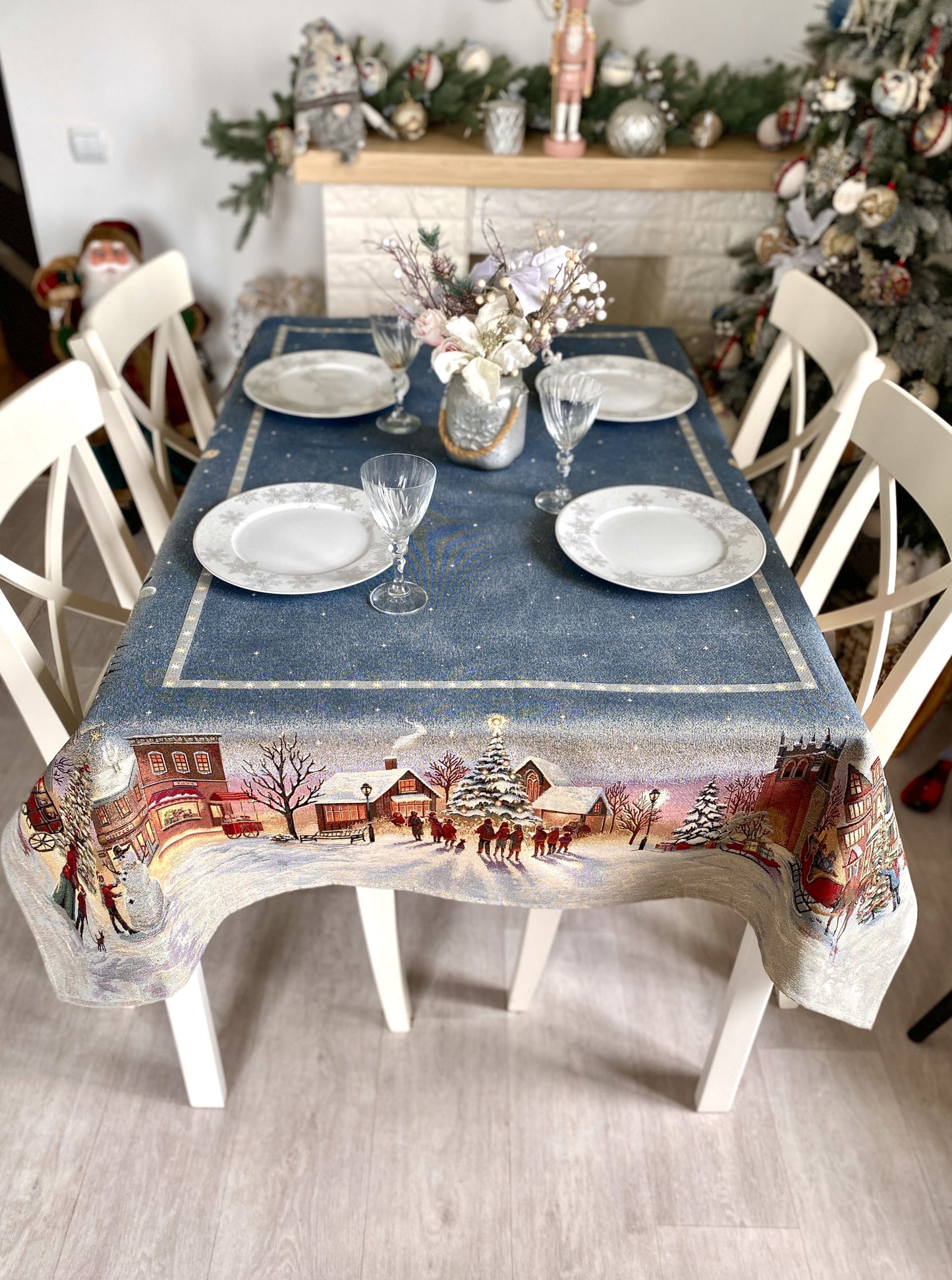 Christmas Tablecloth «Enchanted Carol Nights» with Golden Lurex - Luxury Tapestry