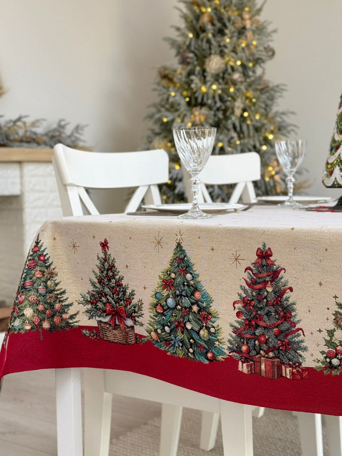 Christmas Tablecloth «Christmas traditions» with golden thread - High quality tapestry