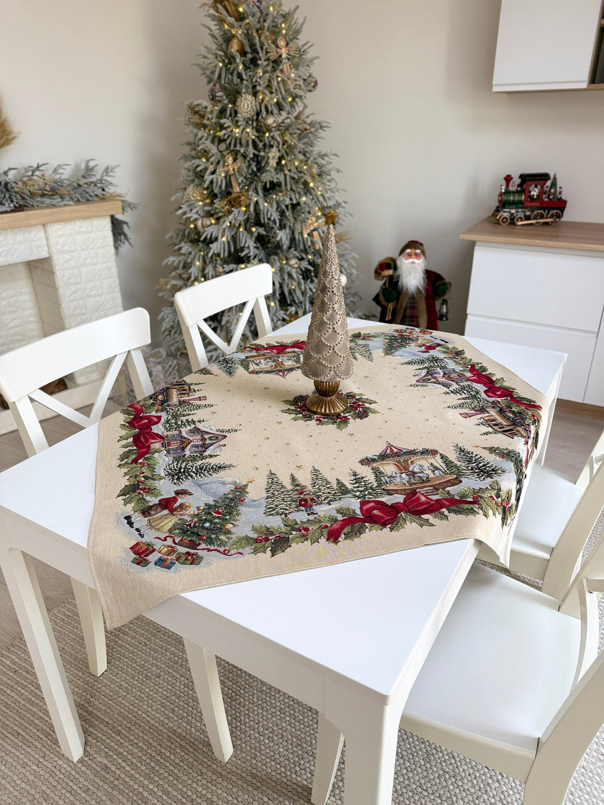 Christmas Tablecloth «Christmas Wonderland» with golden thread - High quality tapestry