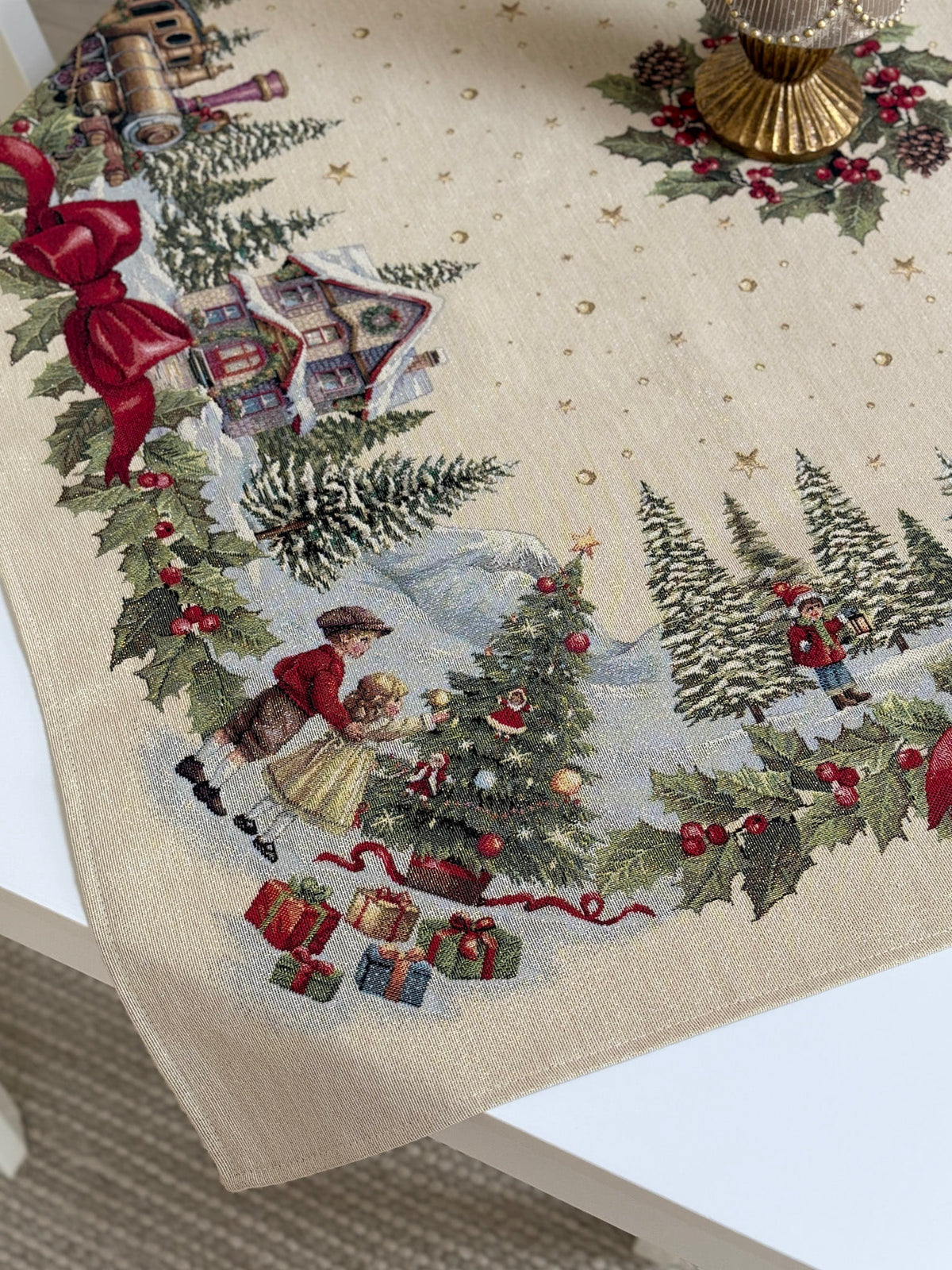 Christmas Tablecloth «Christmas Wonderland» with golden thread - High quality tapestry