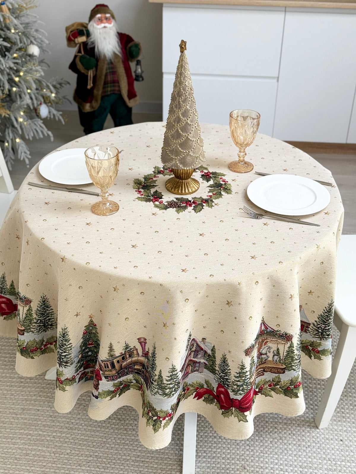 Christmas Round Tablecloth «Christmas Wonderland» with golden thread - High quality tapestry