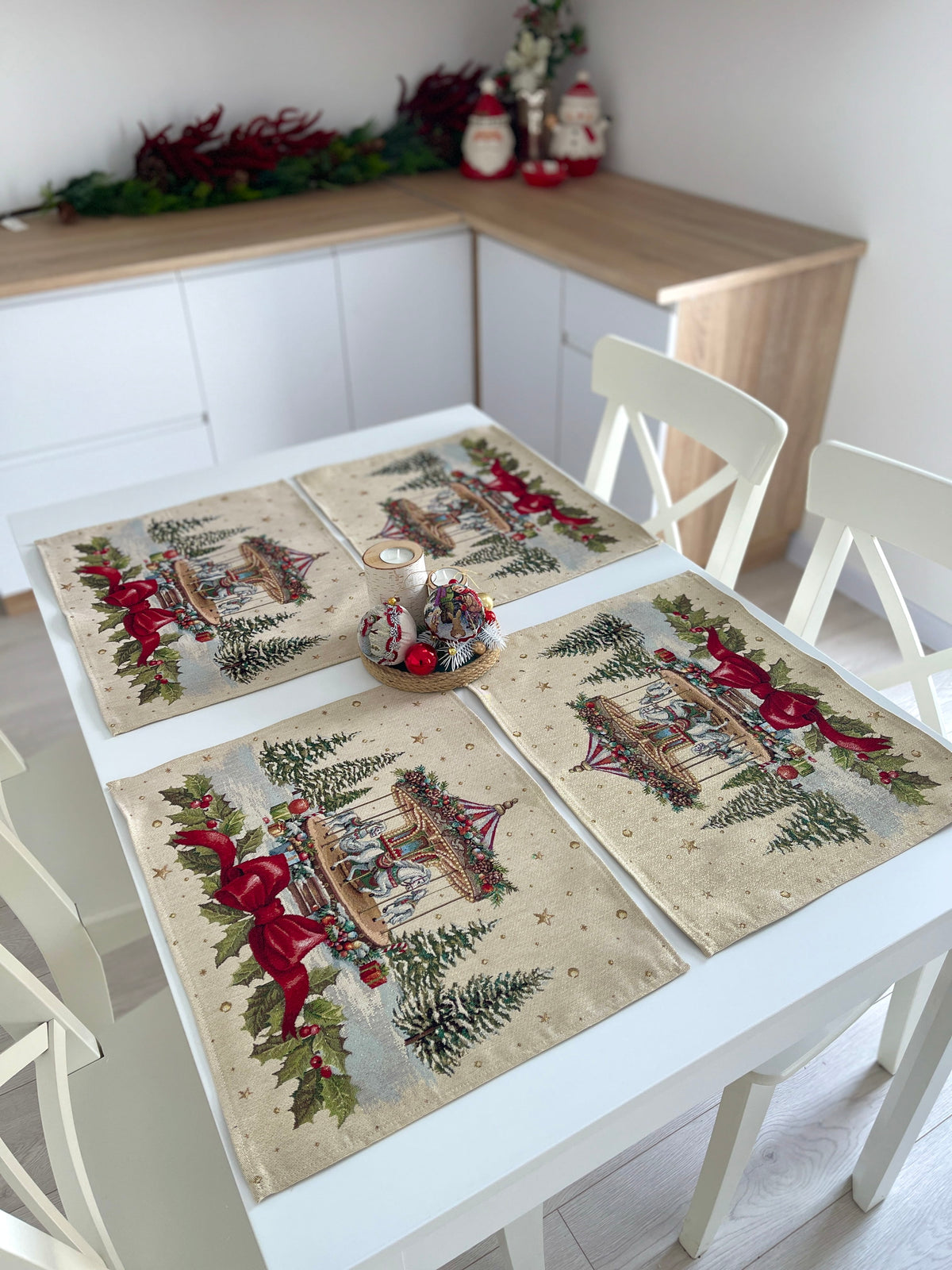 Christmas Placemat set «Christmas Wonderland» with golden thread - High quality tapestry