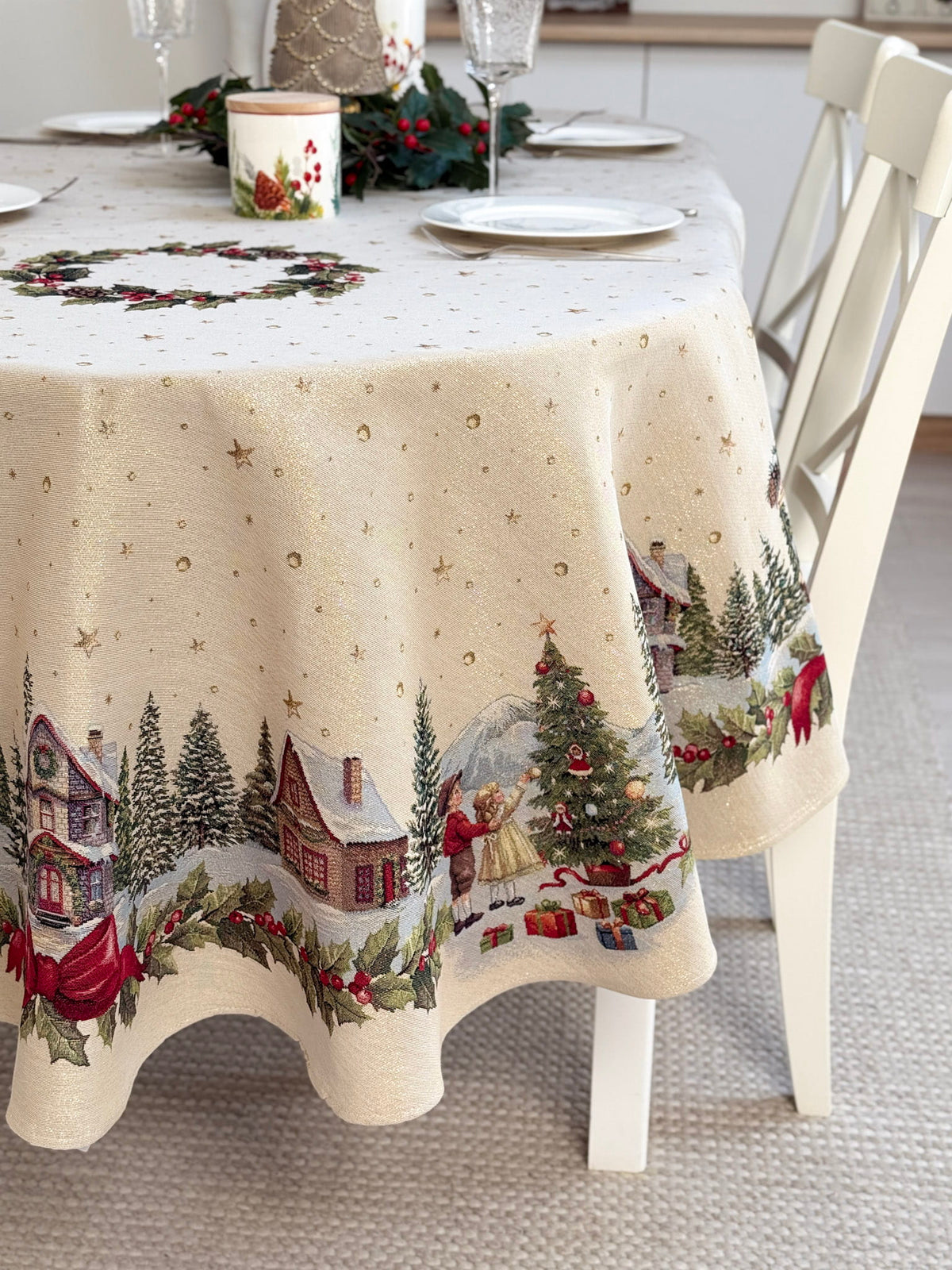 Christmas Oval Tablecloth «Christmas Wonderland» with golden thread - High quality tapestry