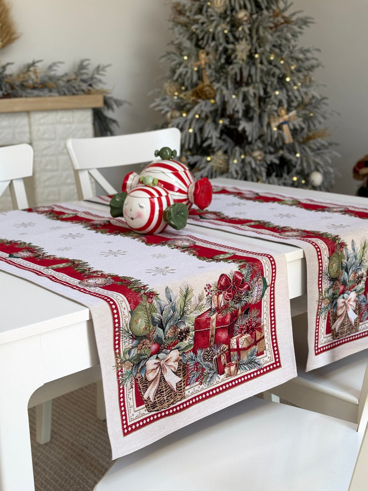 Christmas Table Runner «Christmas gifts» - High quality tapestry